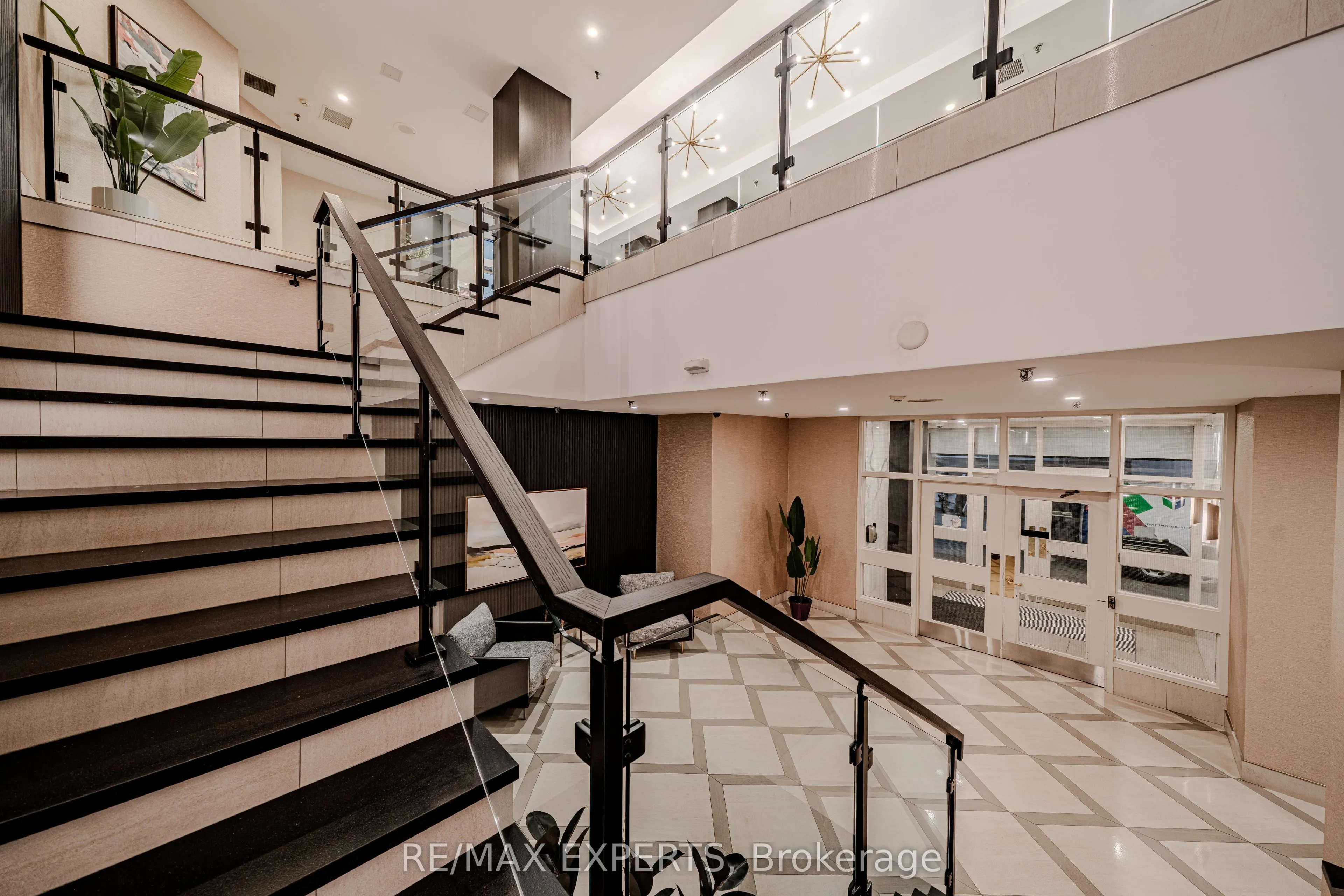 215 Wynford Drive #802