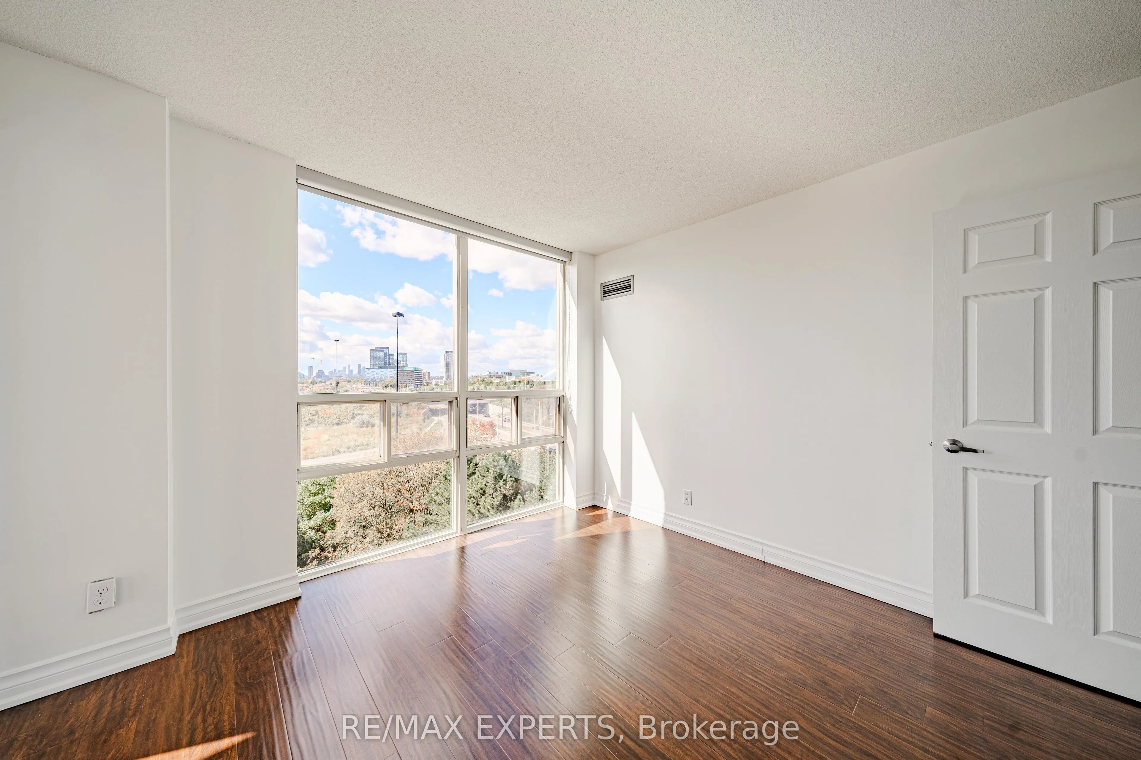 215 Wynford Drive #802