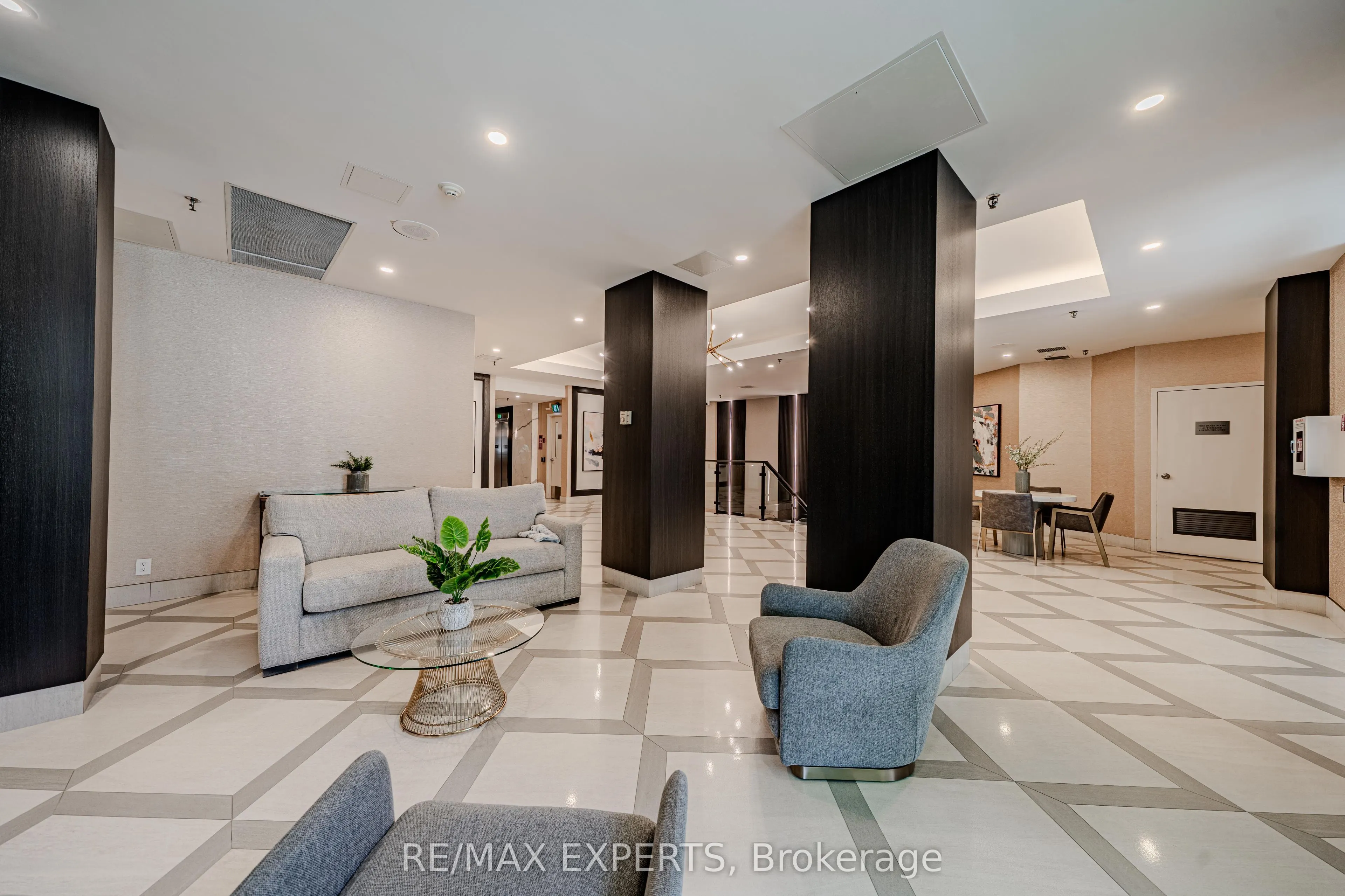 215 Wynford Drive #802