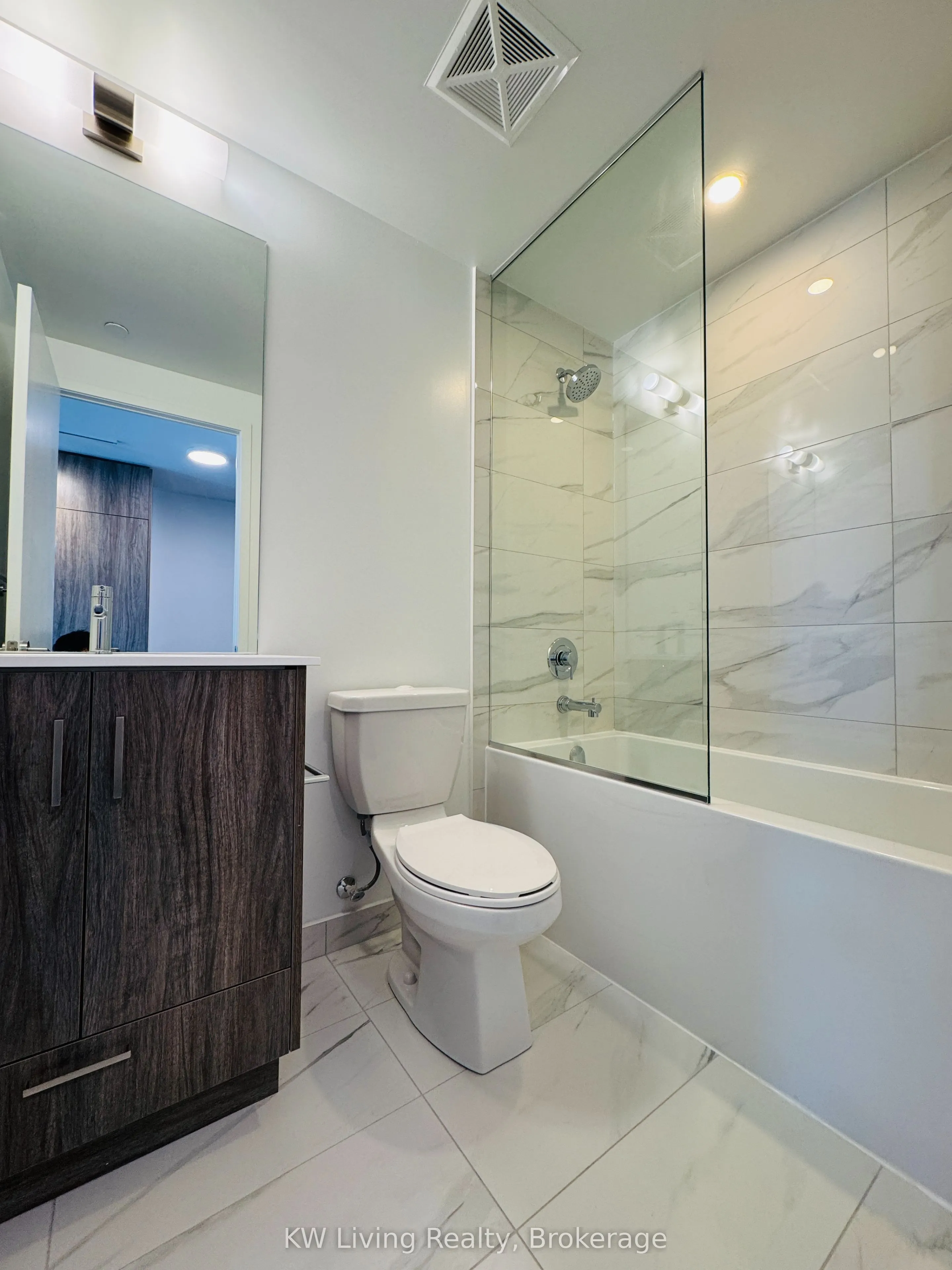 180 Front Street #4011