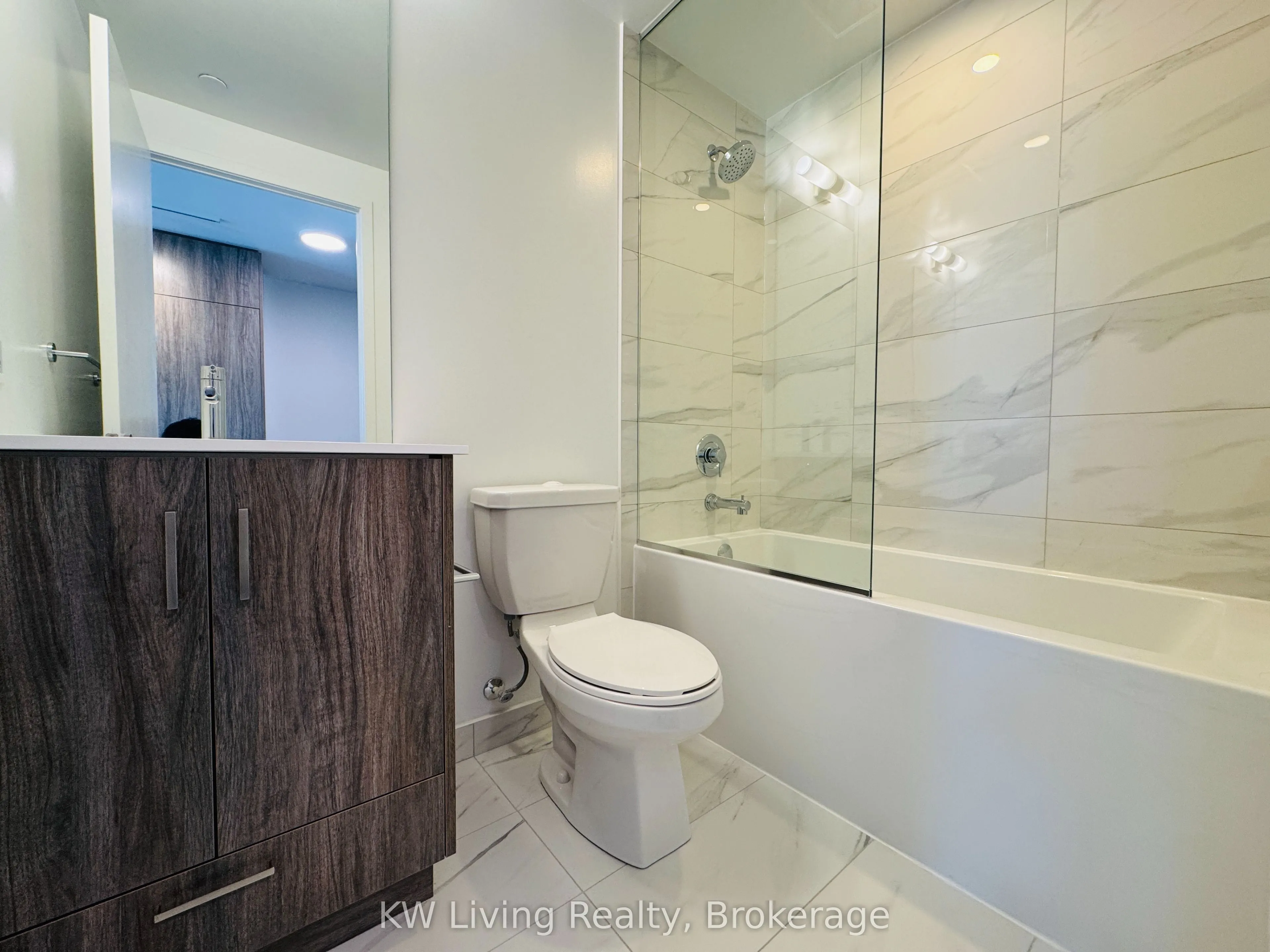 180 Front Street #4011