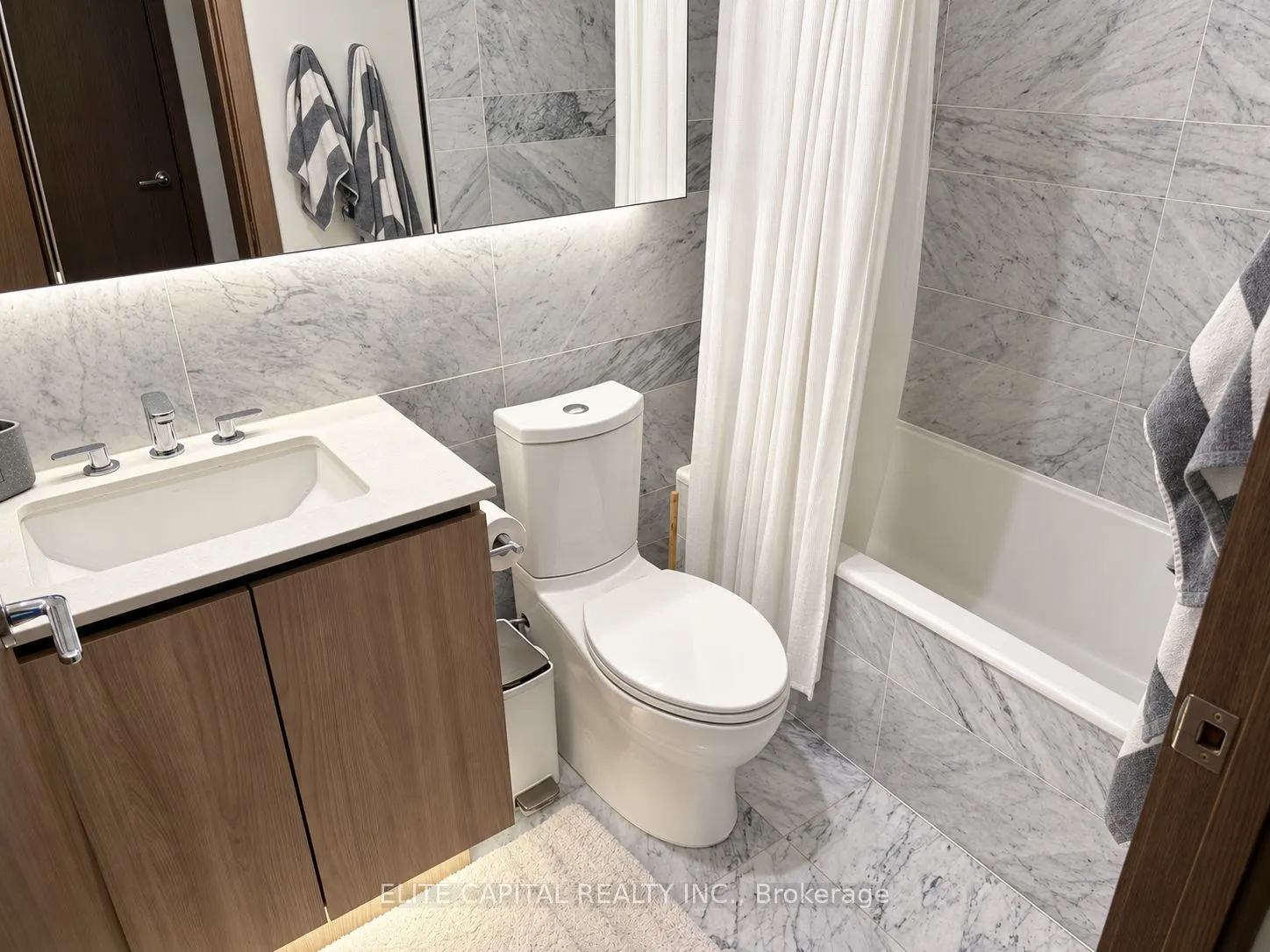 19 Bathurst Street #3607