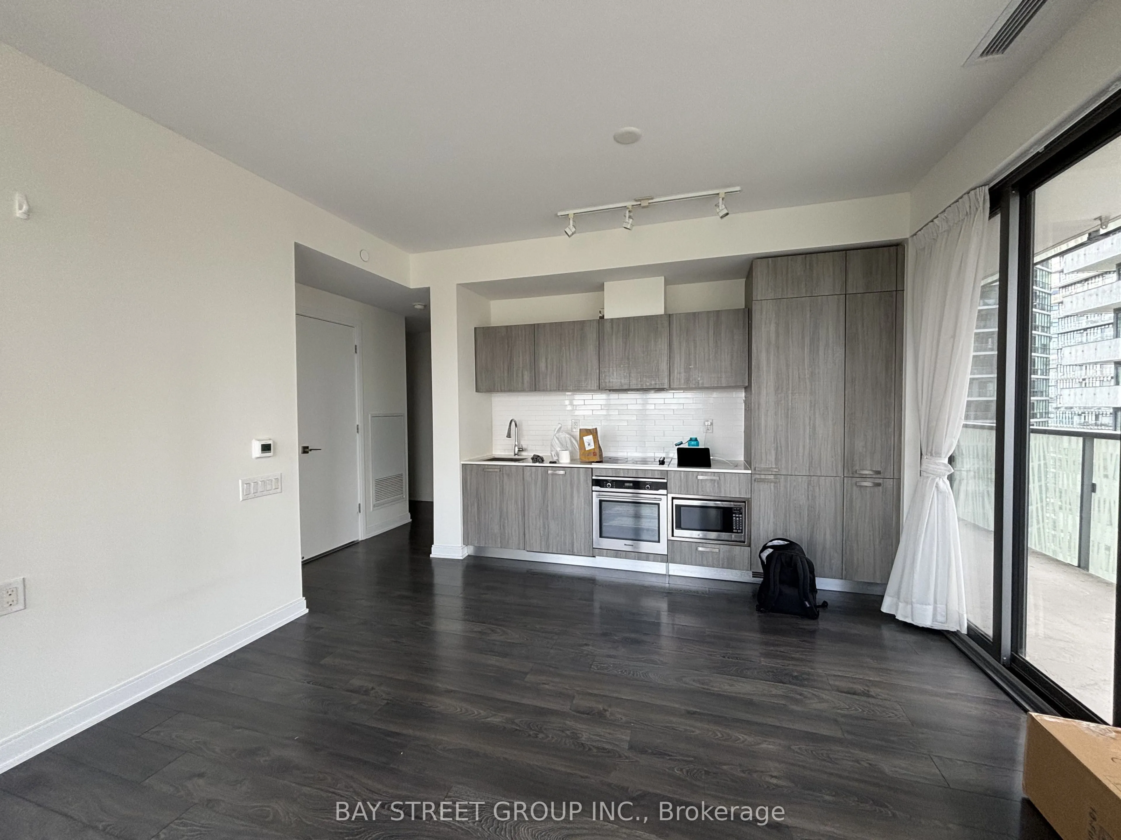 50 Charles Street E #2710