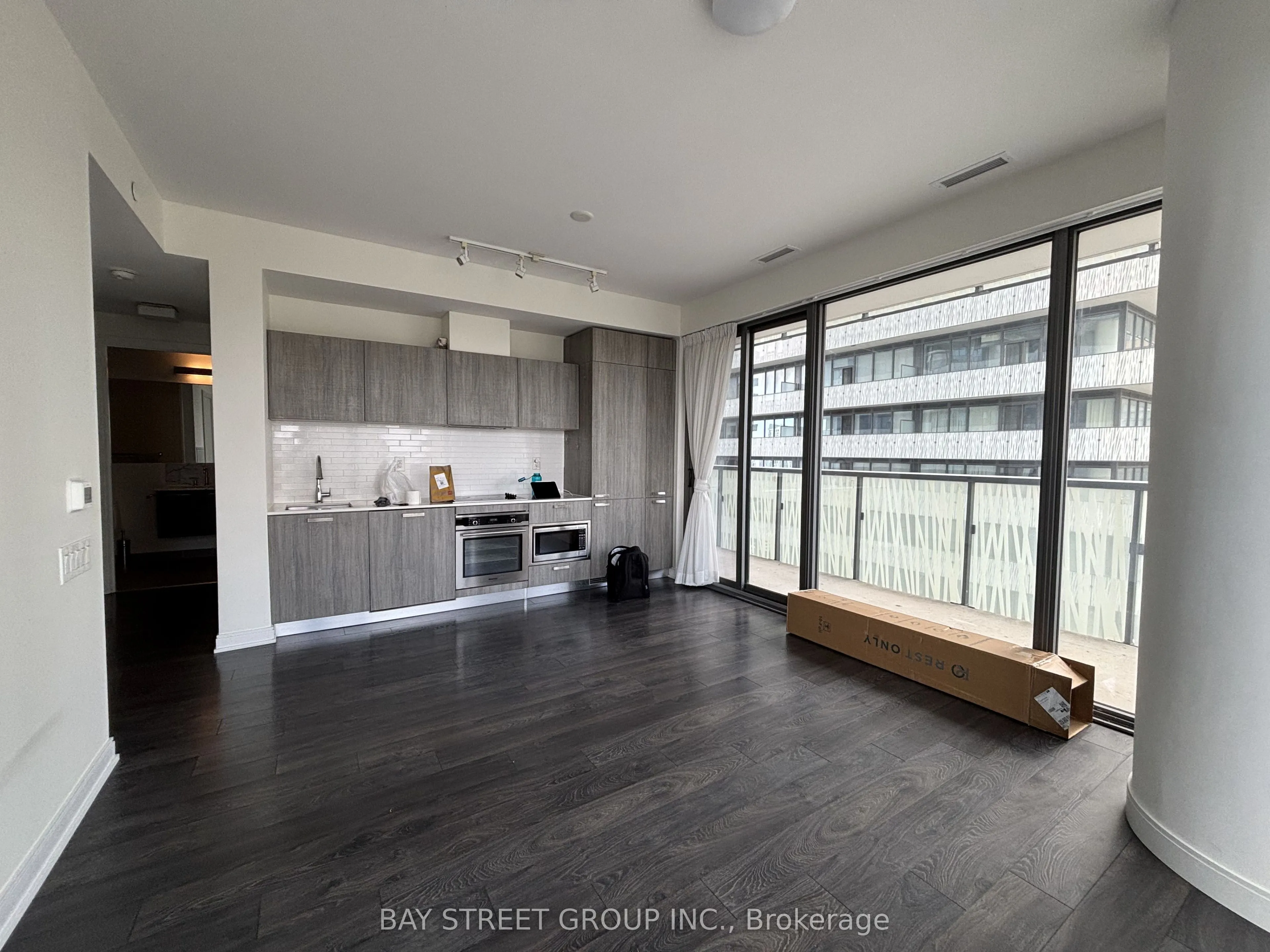 50 Charles Street E #2710