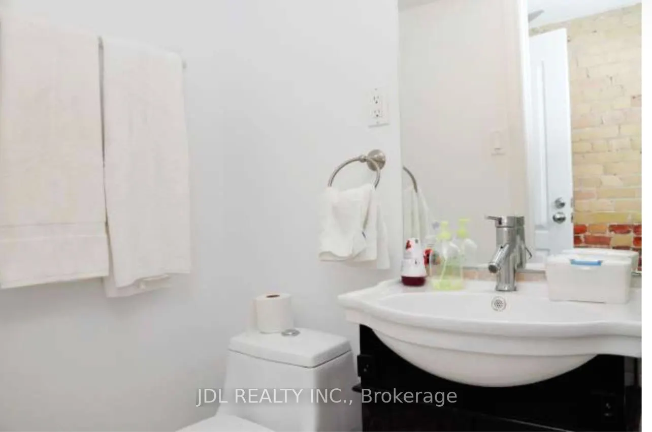 118 Shuter St Street #masterbedroomB main floor
