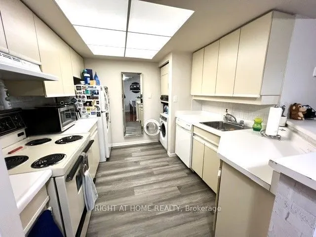 1001 Bay Street #2111