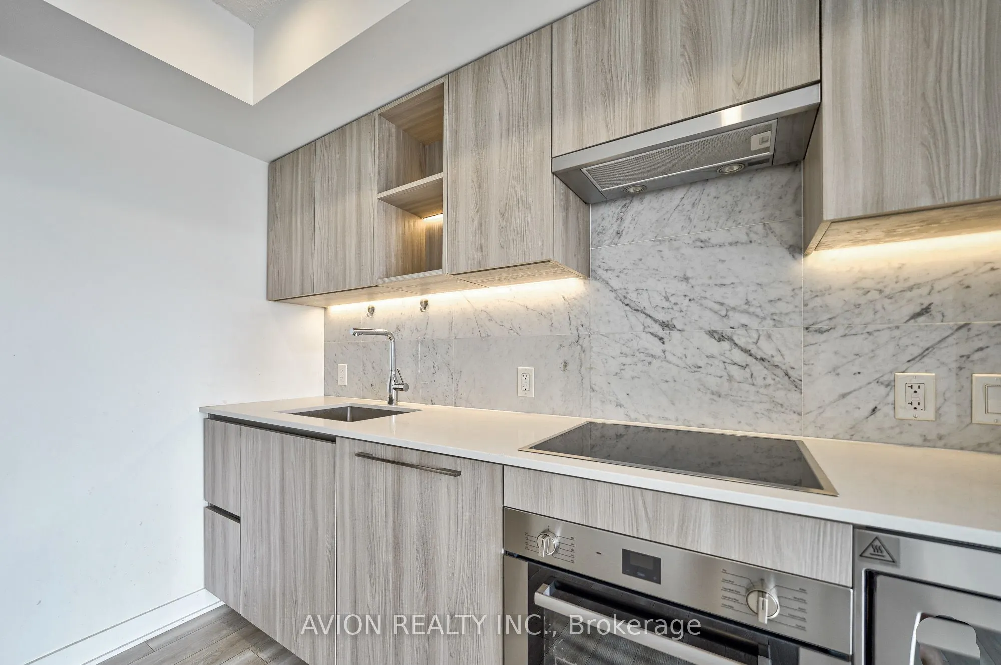 17 Bathurst Street #1916