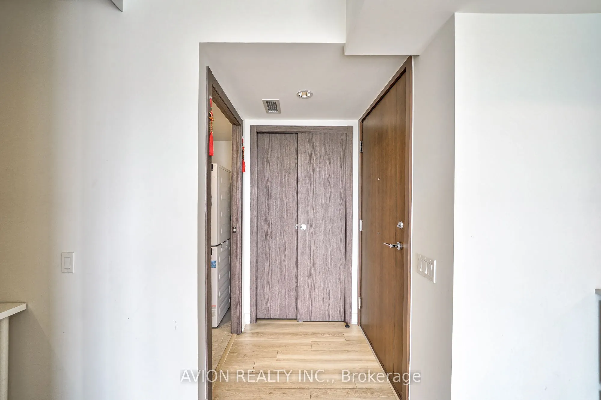 17 Bathurst Street #1916