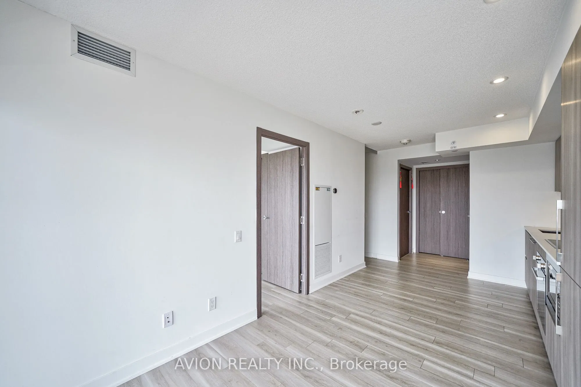 17 Bathurst Street #1916