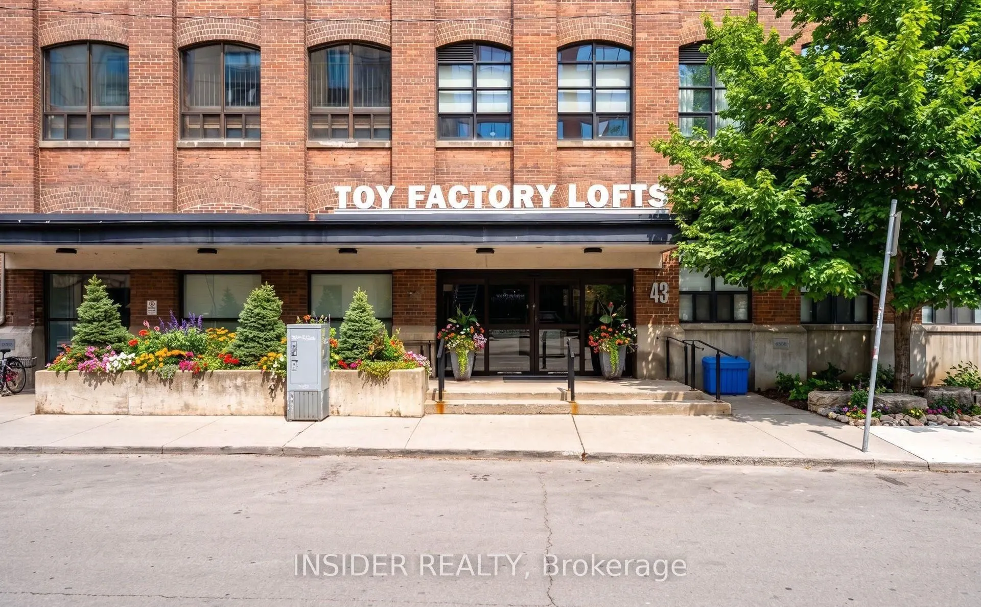 43 Hanna Avenue #502