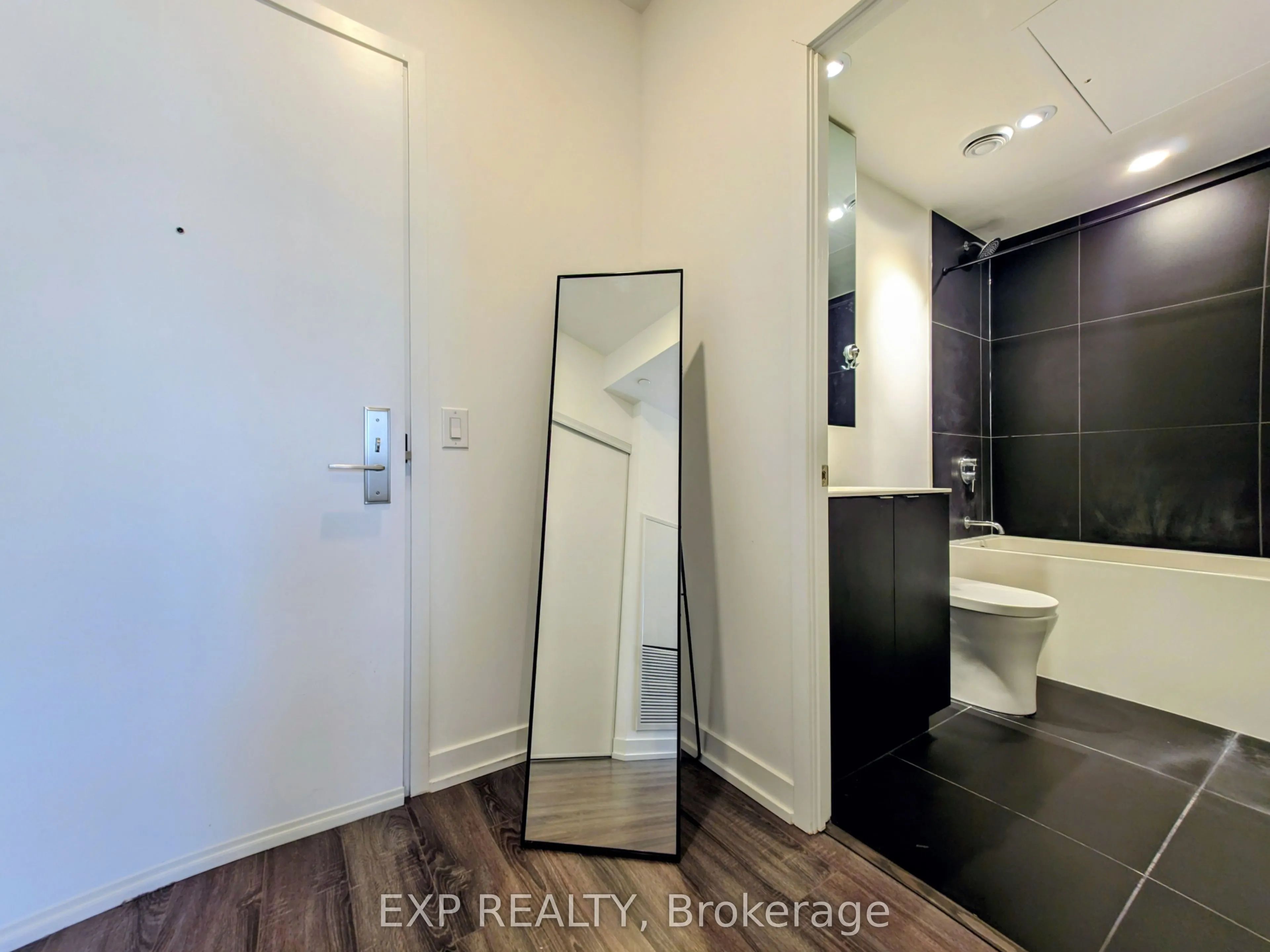 20 Edward Street #1821