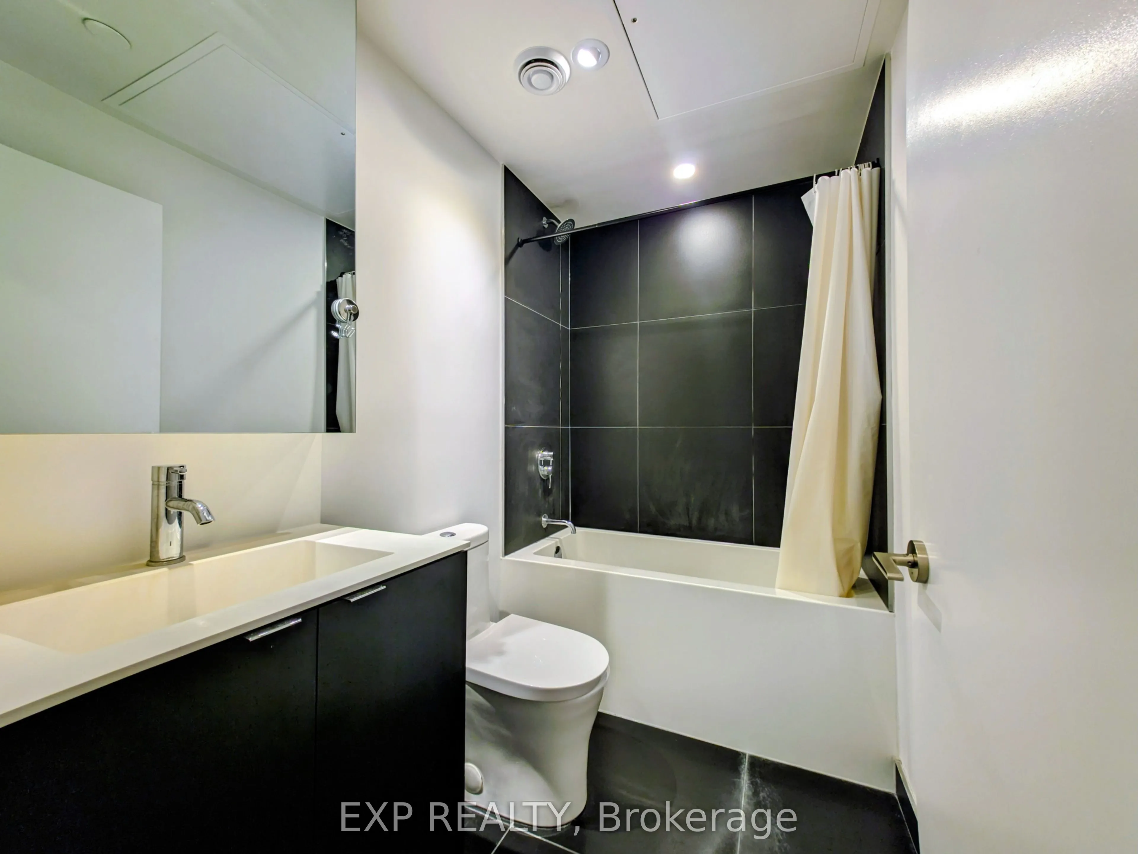 20 Edward Street #1821