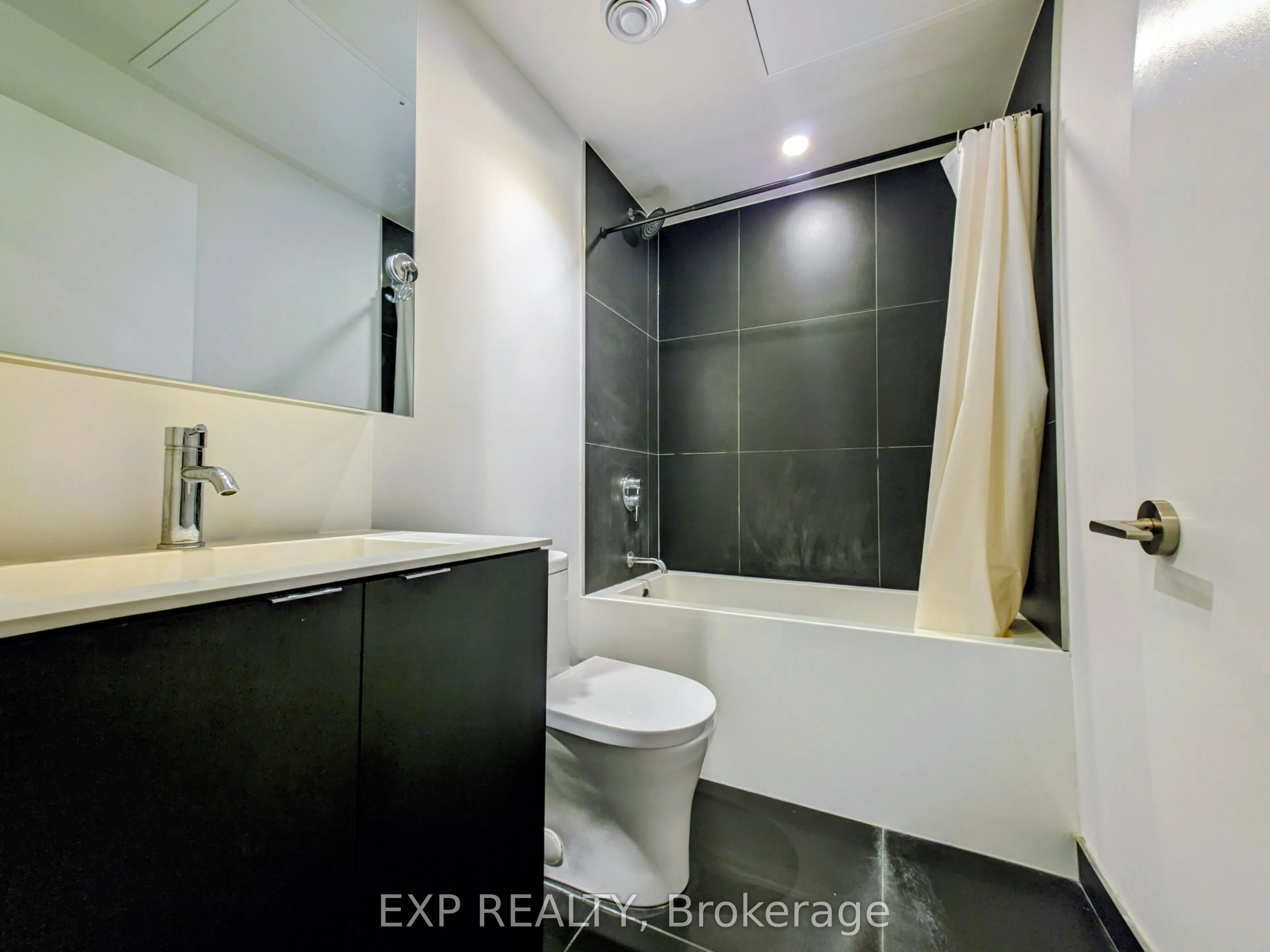 20 Edward Street #1821