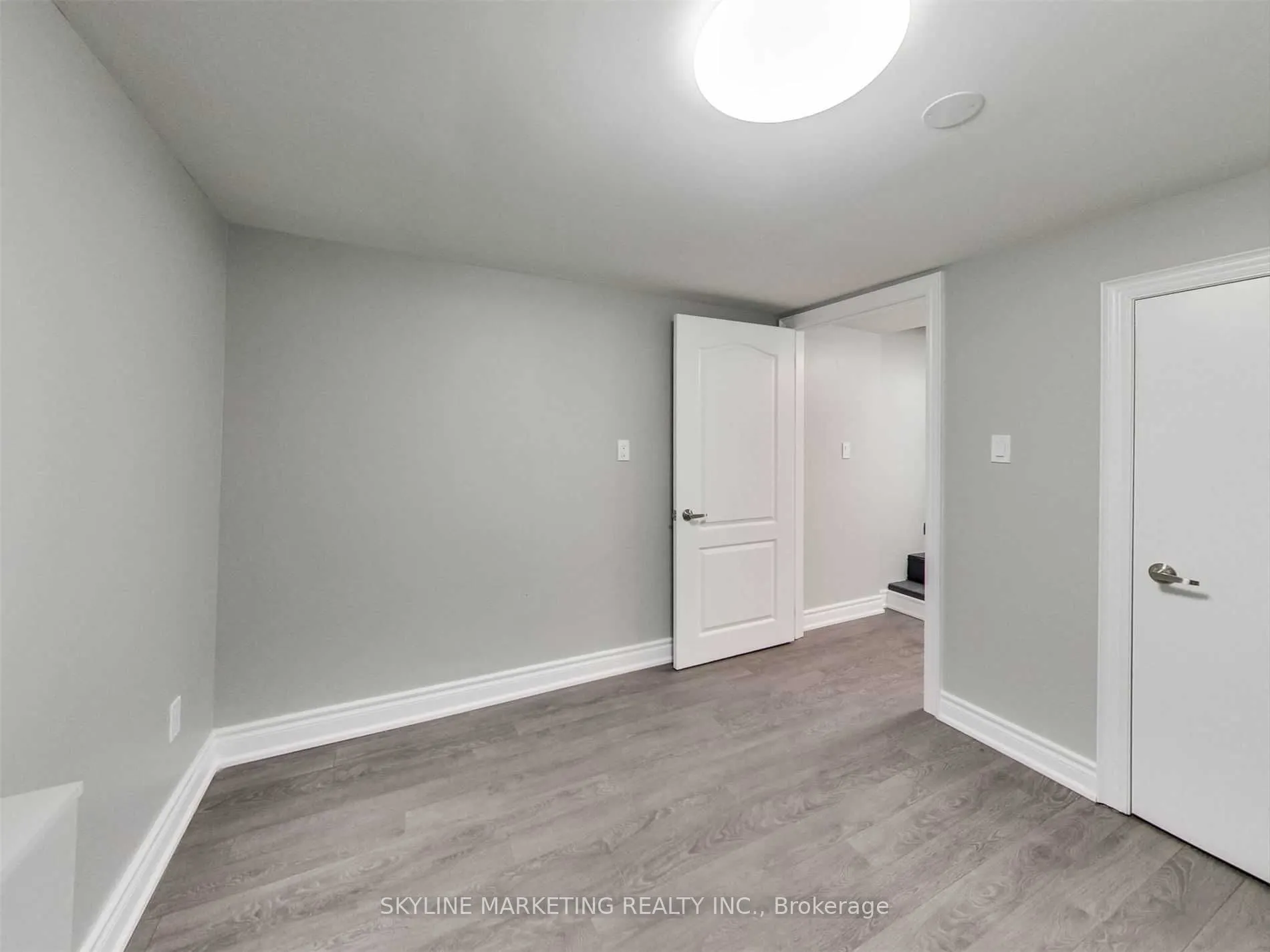 596 Dufferin Street #Lower