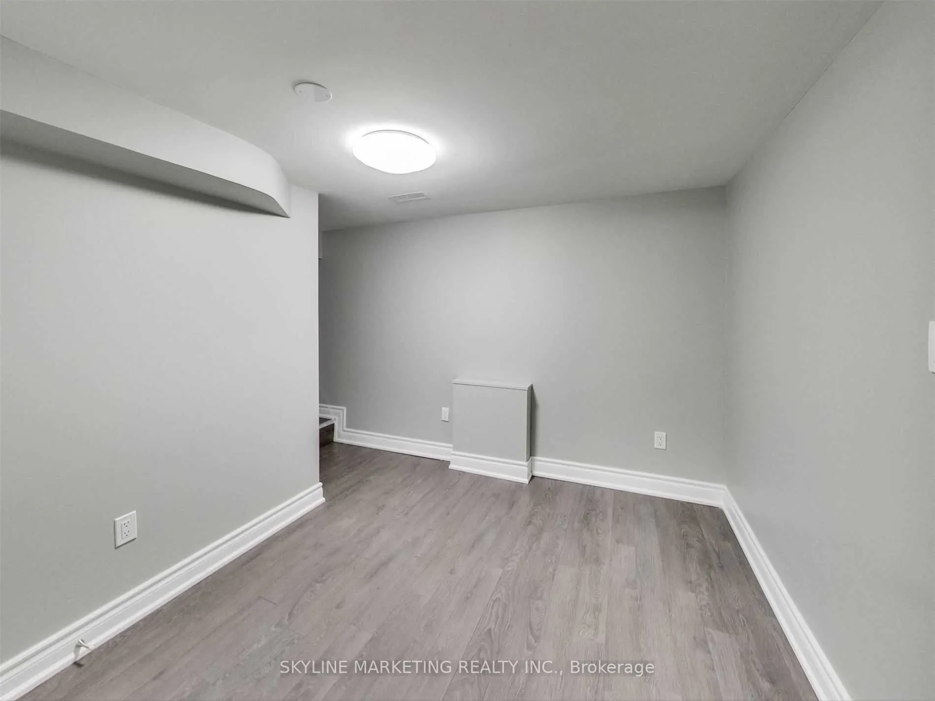 596 Dufferin Street #Lower