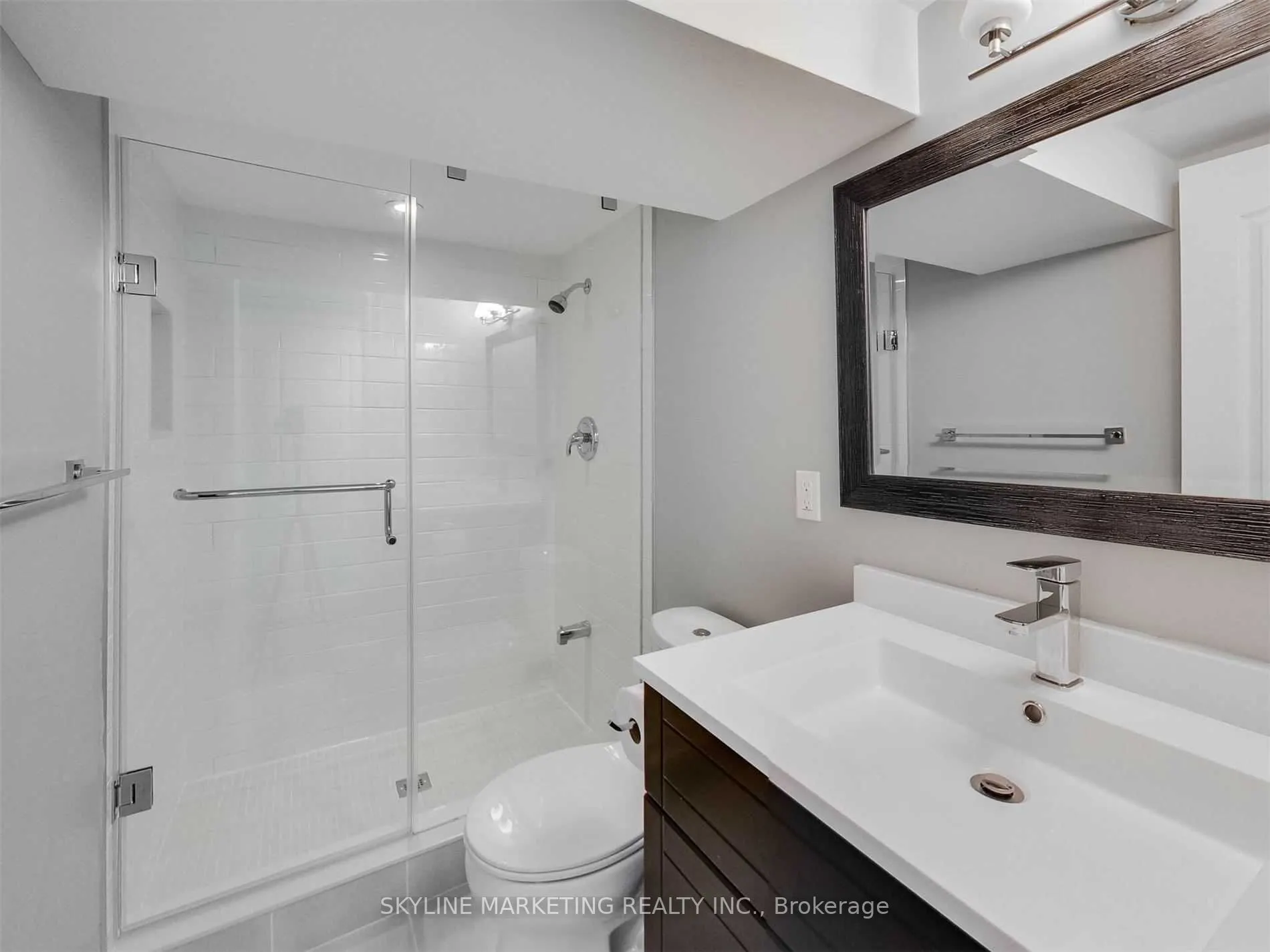 596 Dufferin Street #Lower
