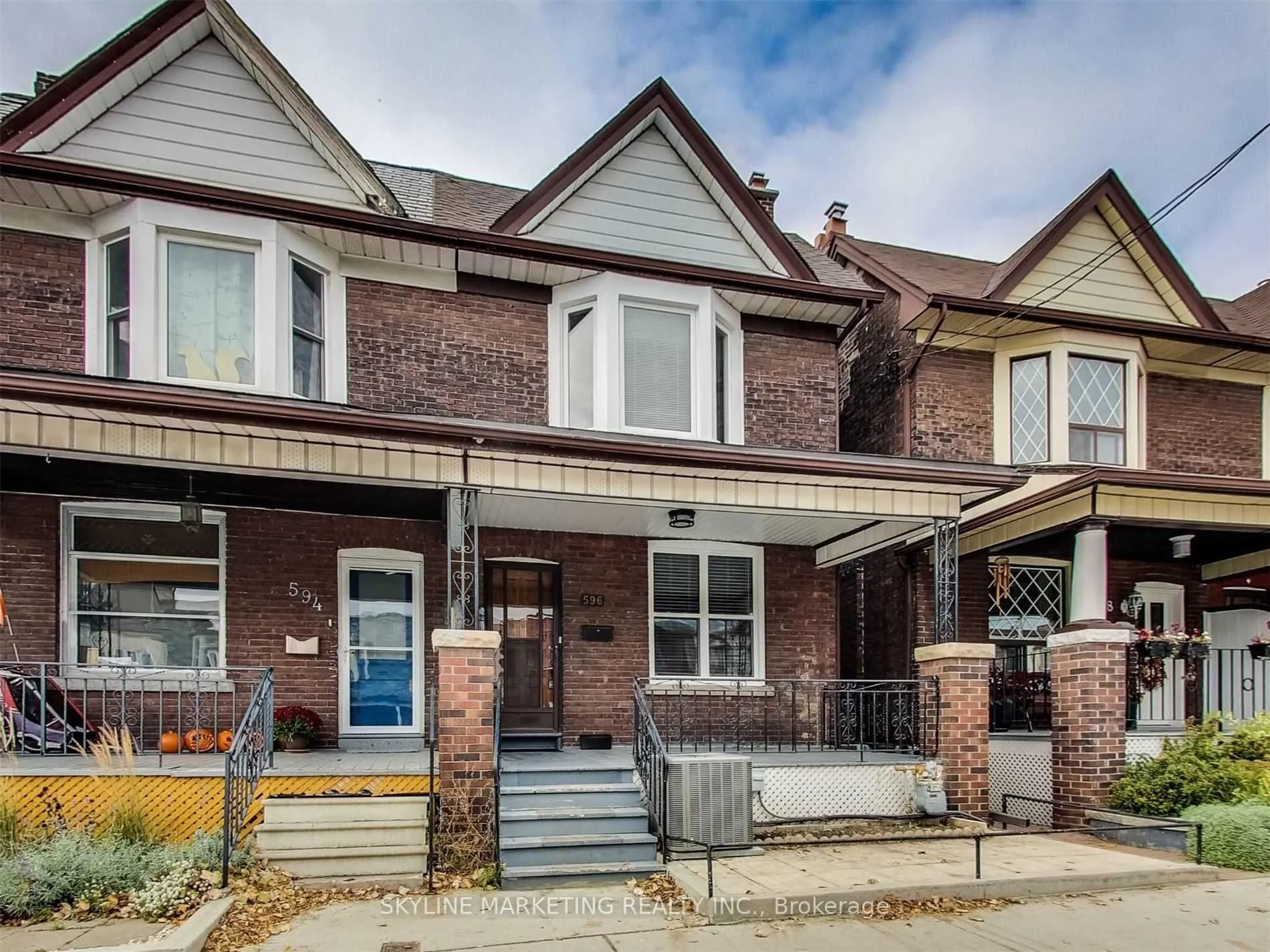 596 Dufferin Street #Lower