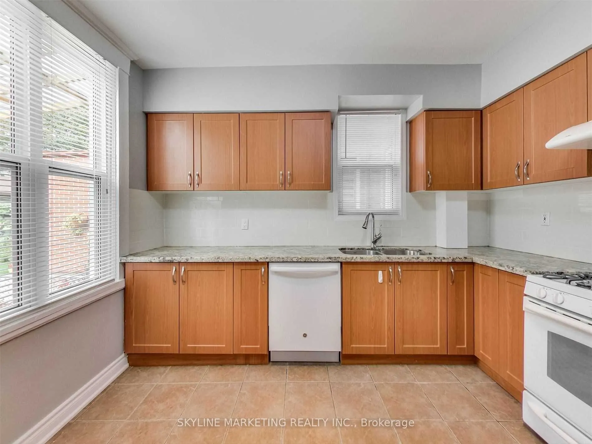 596 Dufferin Street #Lower