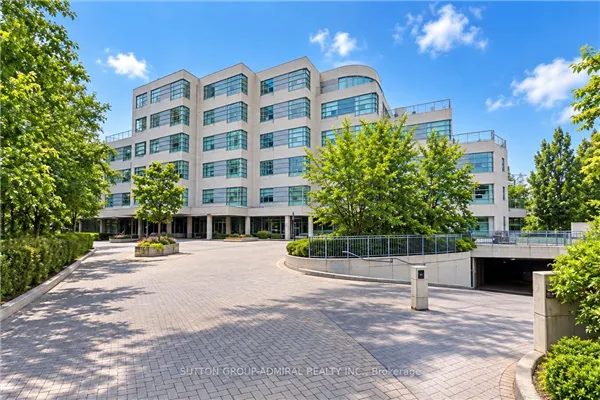 1 Watergarden Way #102
