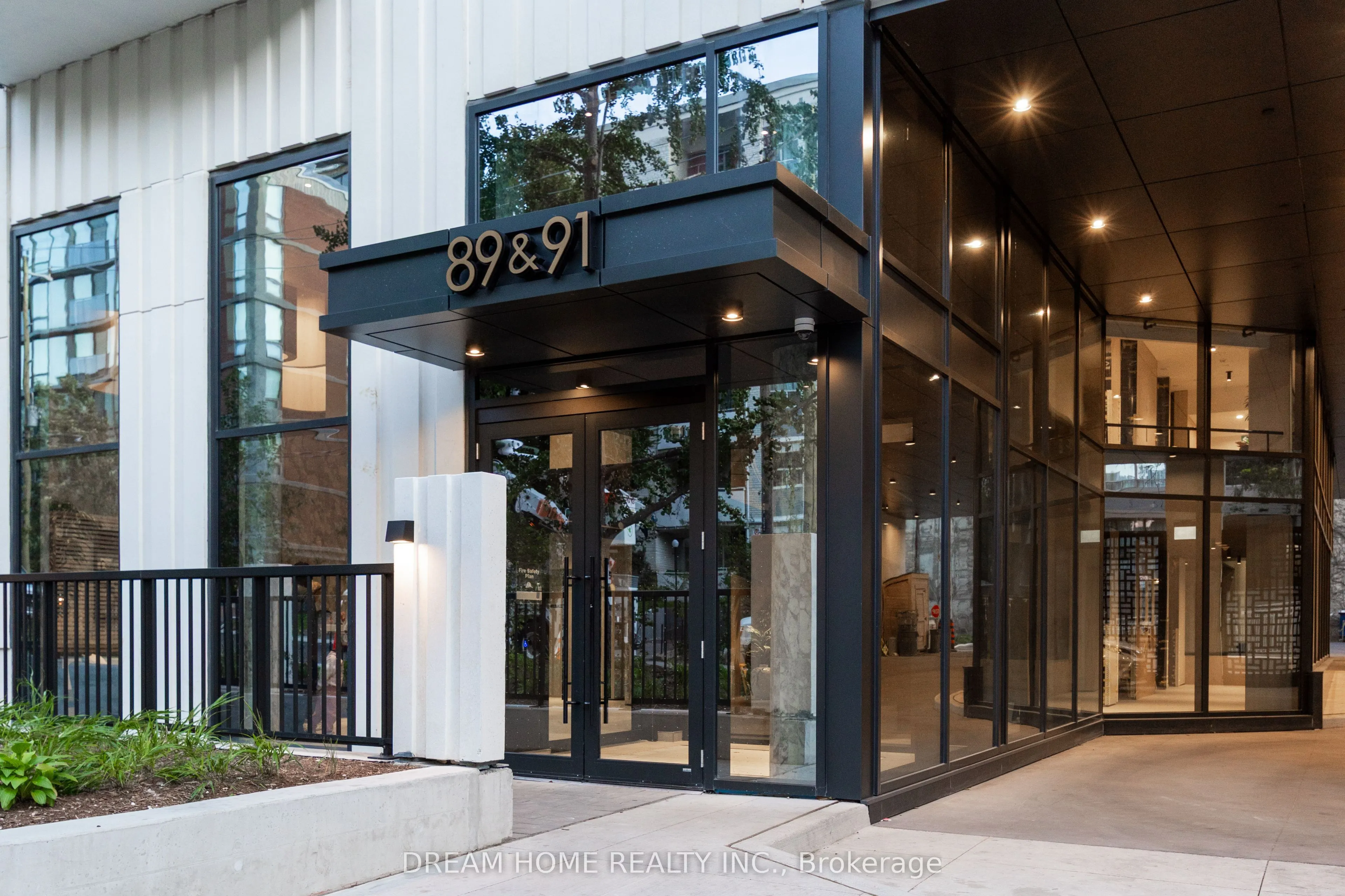 91 Montclair Avenue #2002