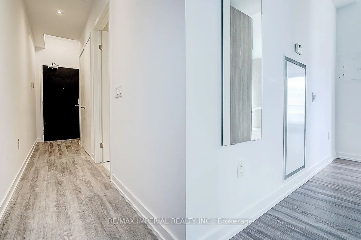 77 Shuter Street #710