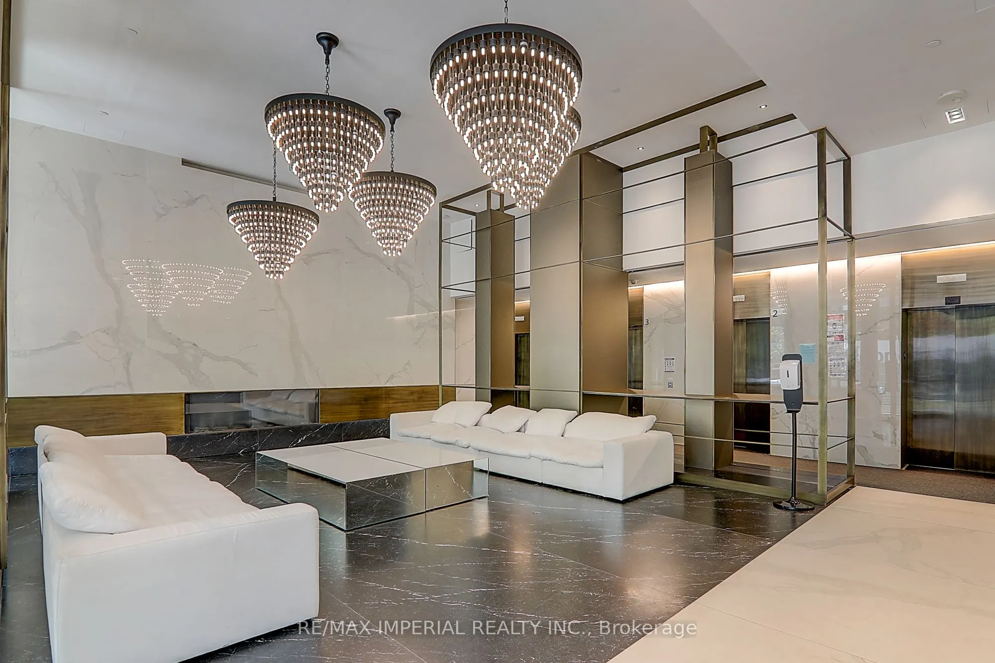 77 Shuter Street #710