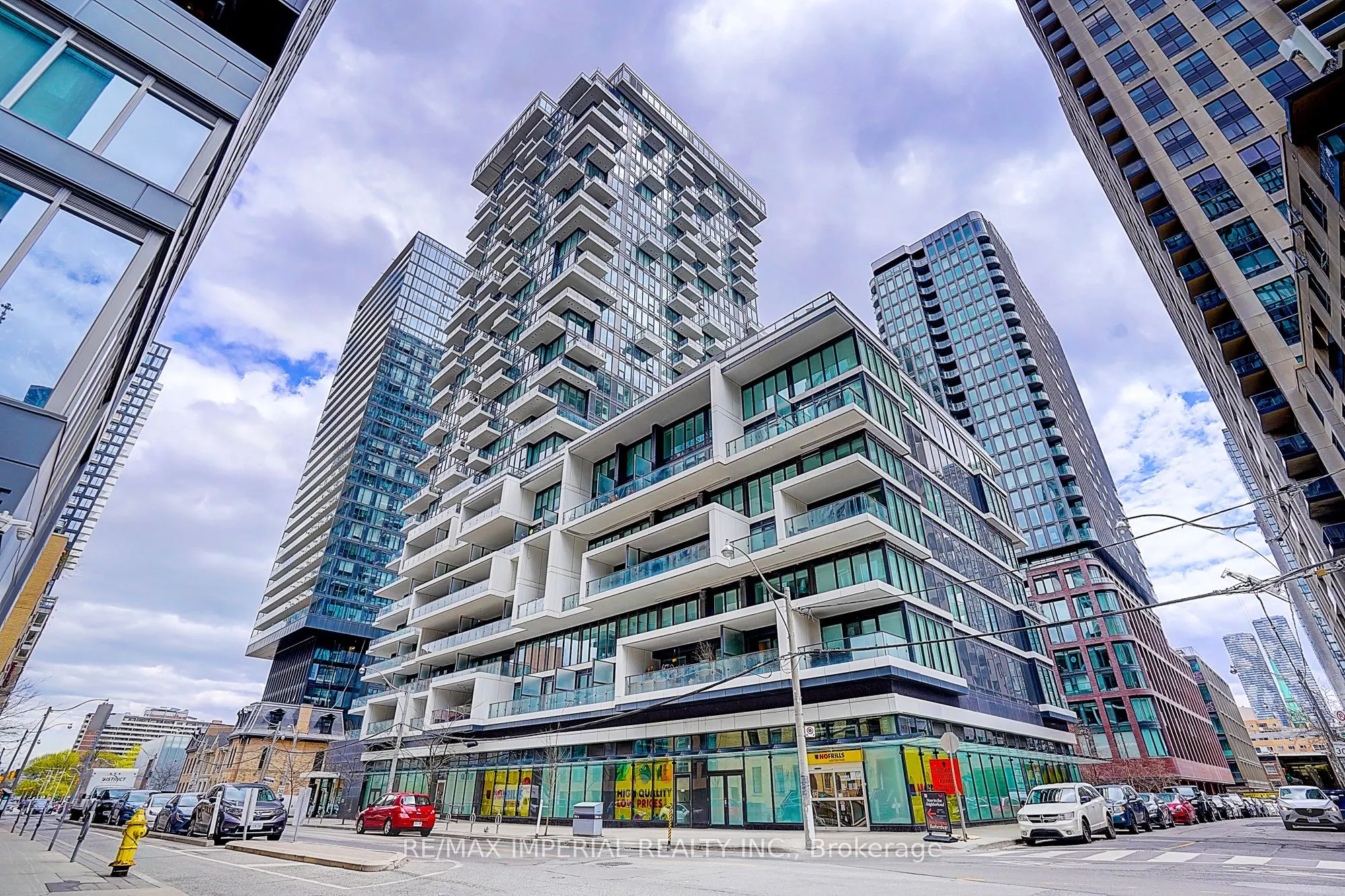 77 Shuter Street #710
