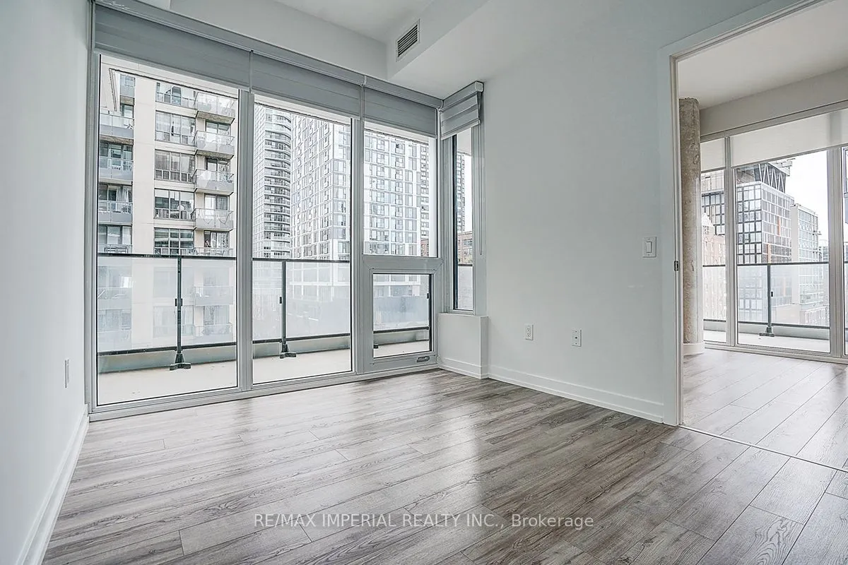 77 Shuter Street #710