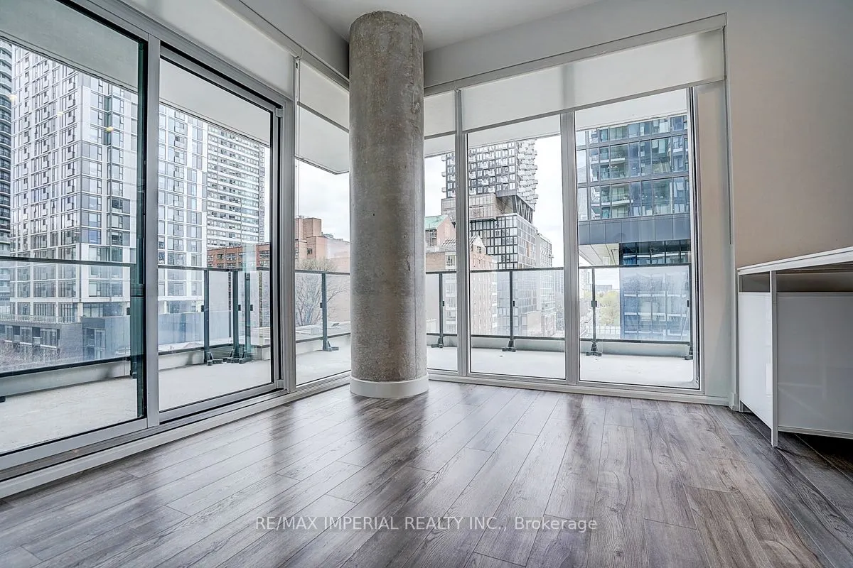 77 Shuter Street #710