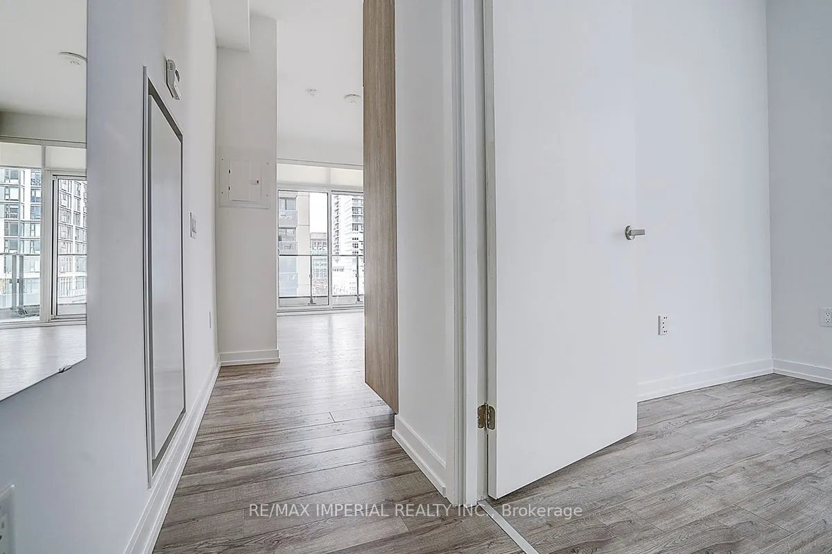 77 Shuter Street #710