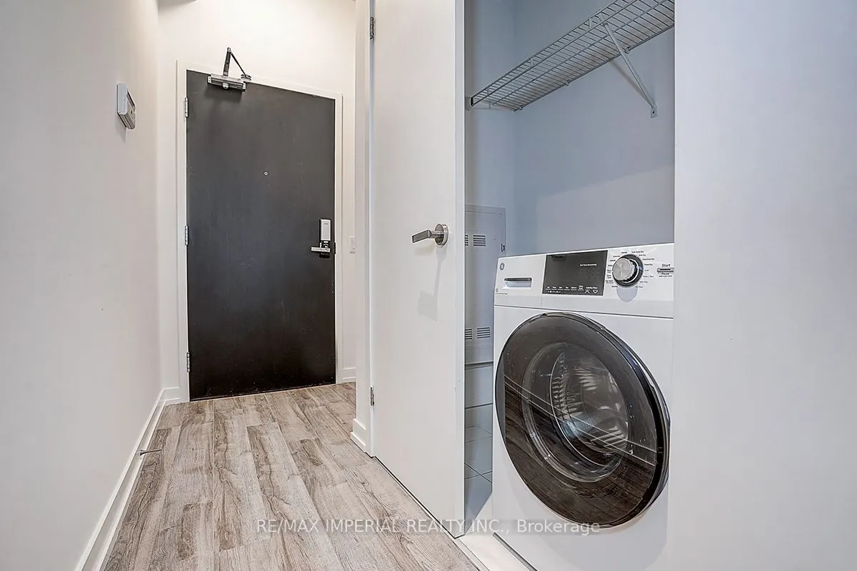 77 Shuter Street #710