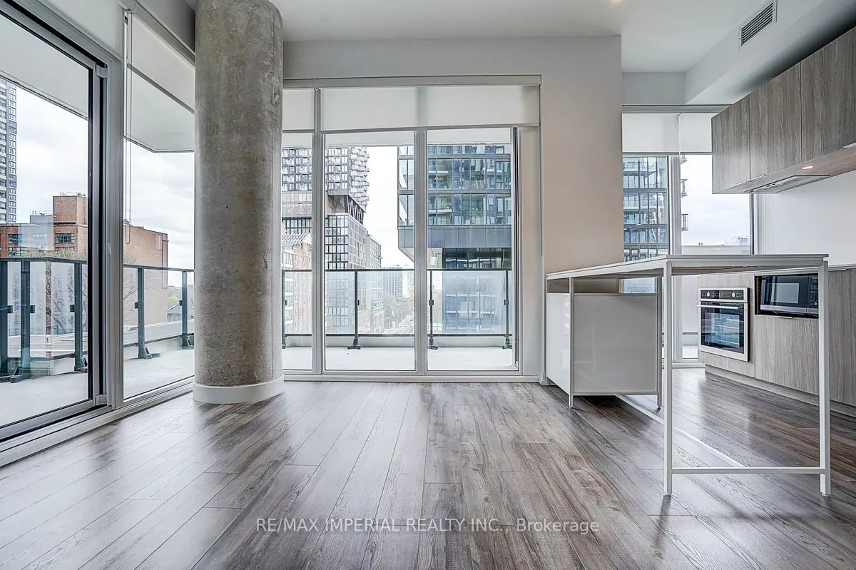77 Shuter Street #710
