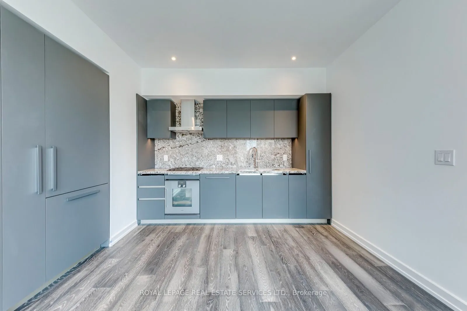 1315 Bay Street #806