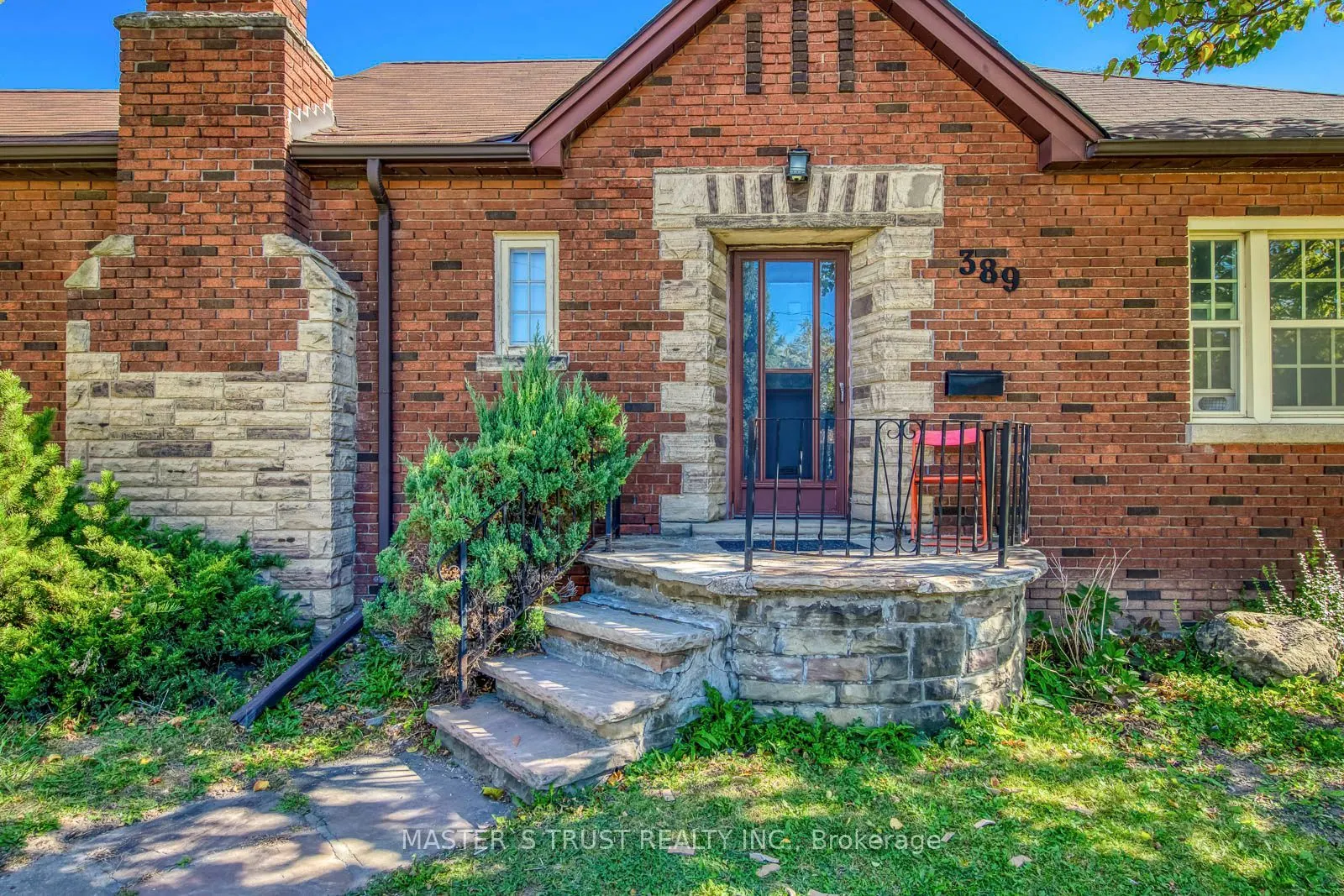 389 Lawrence Avenue W