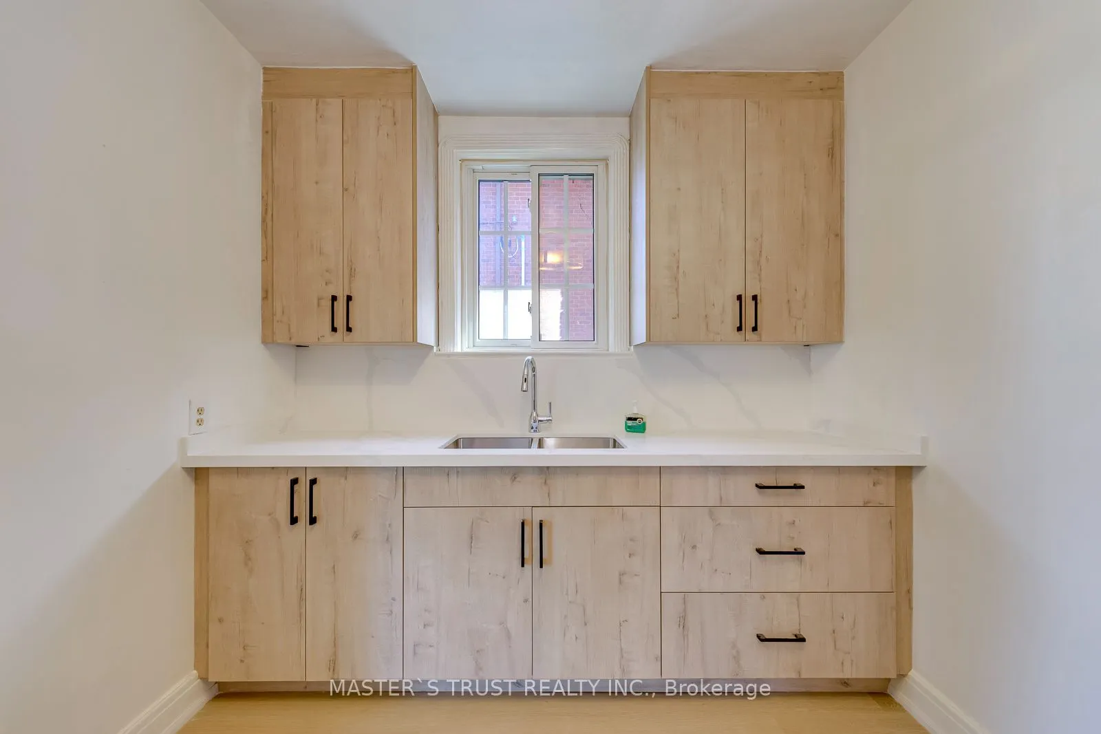 389 Lawrence Avenue W