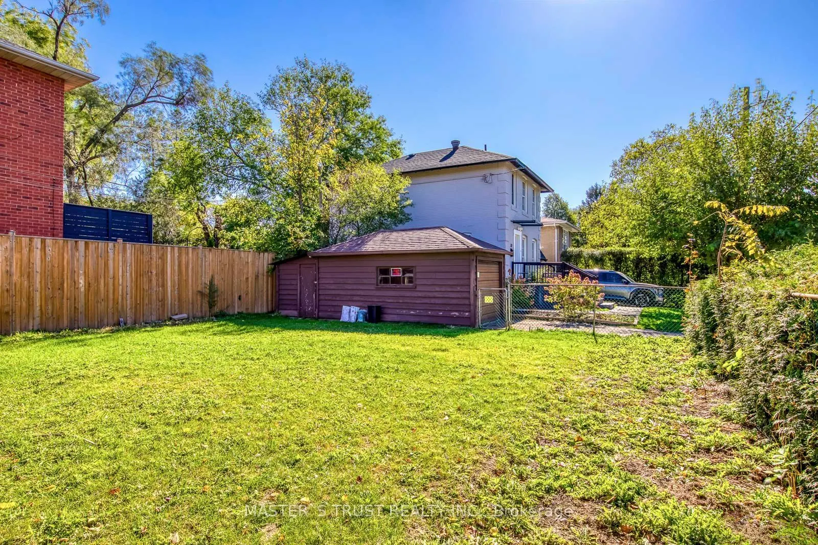 389 Lawrence Avenue W