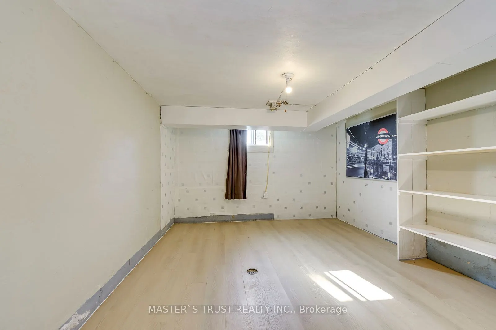 389 Lawrence Avenue W