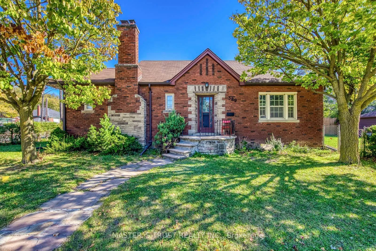 389 Lawrence Avenue W