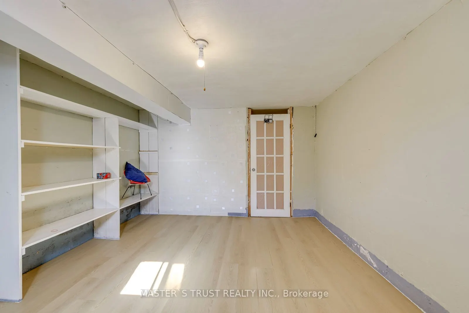389 Lawrence Avenue W