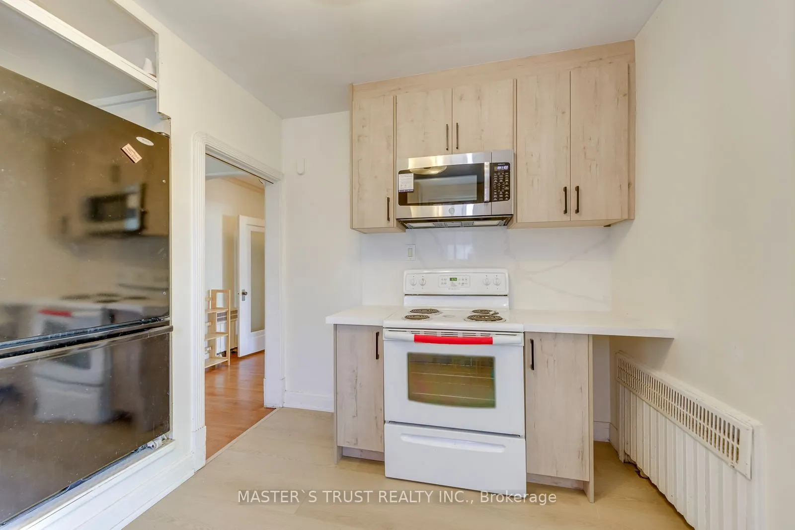 389 Lawrence Avenue W