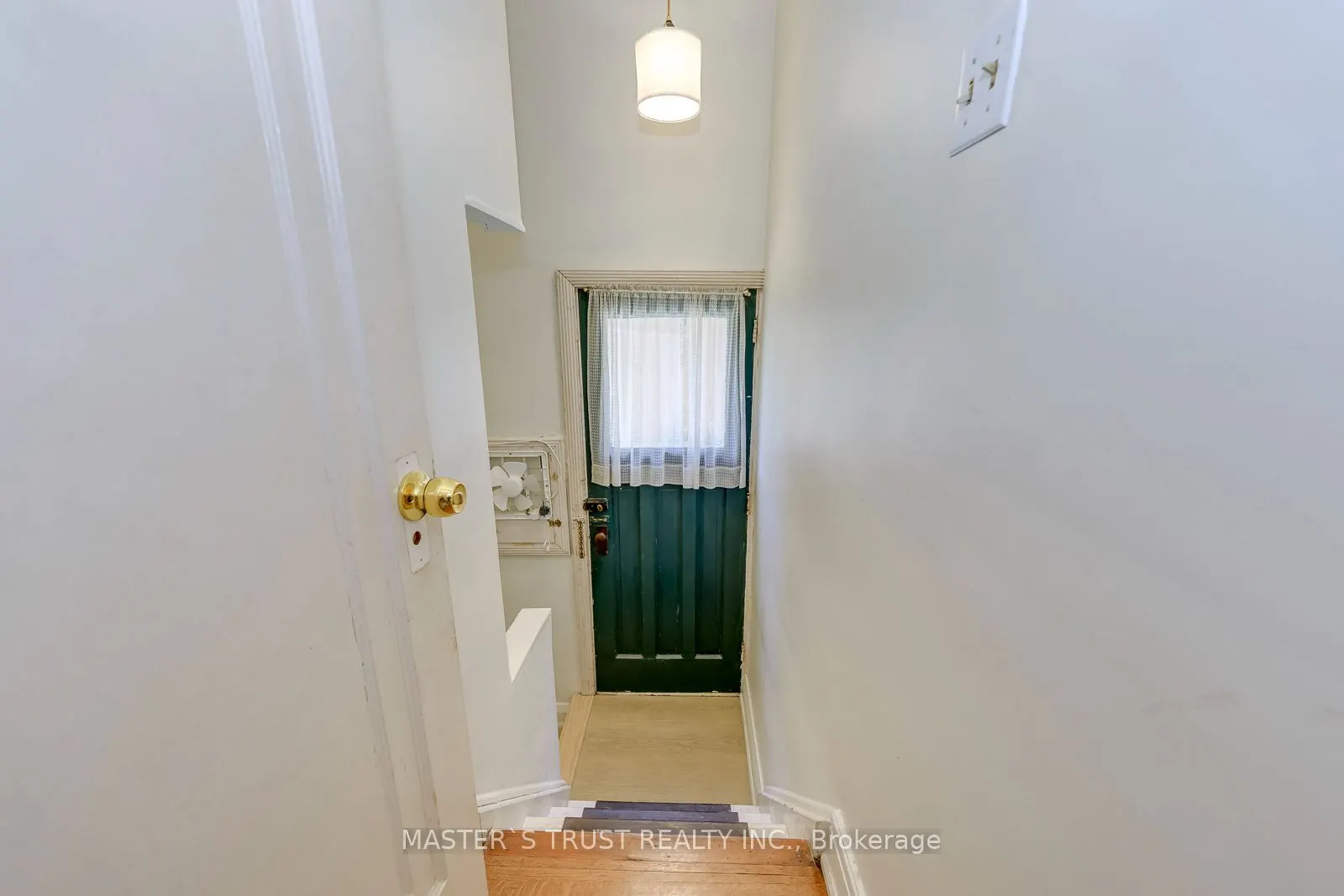 389 Lawrence Avenue W