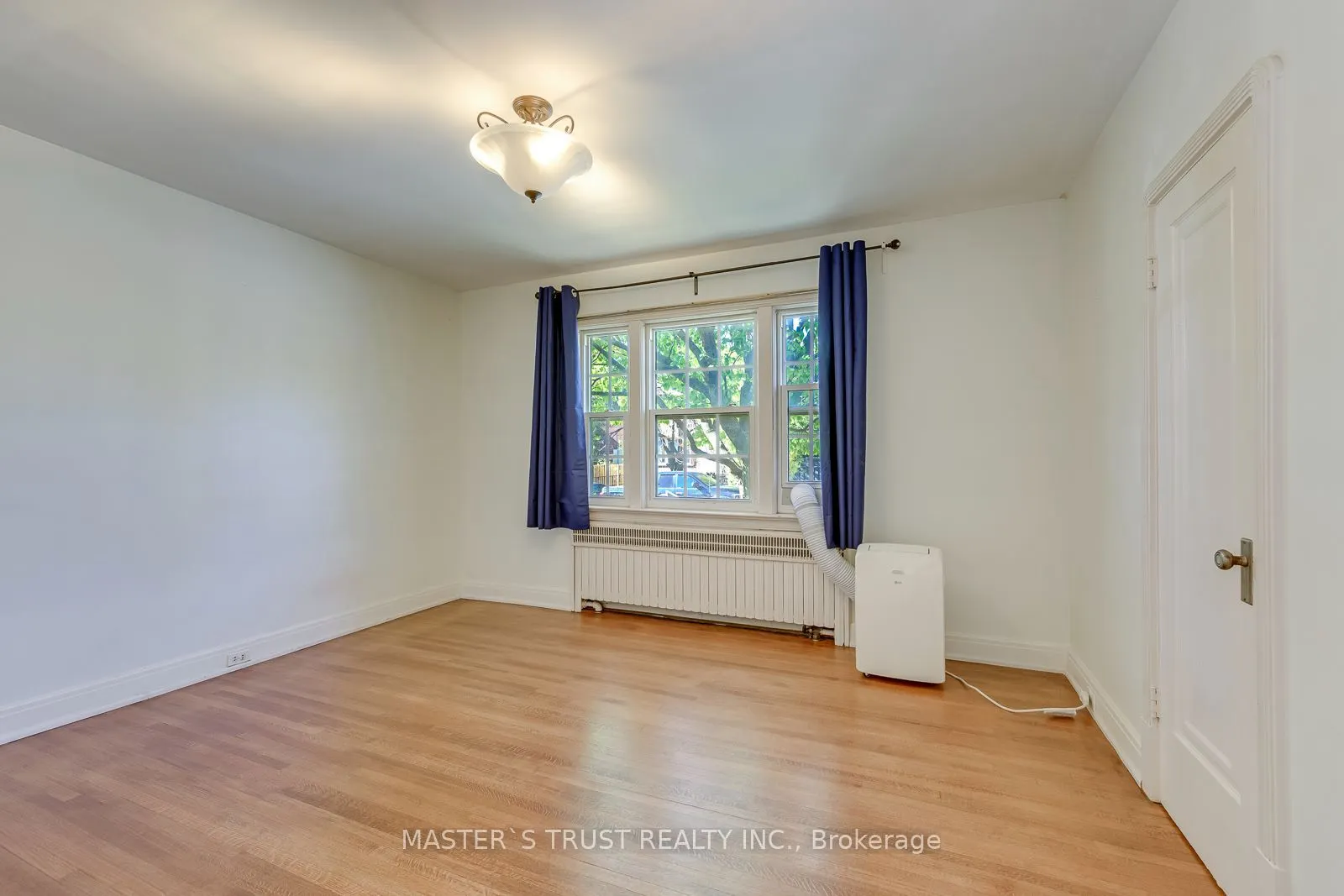 389 Lawrence Avenue W