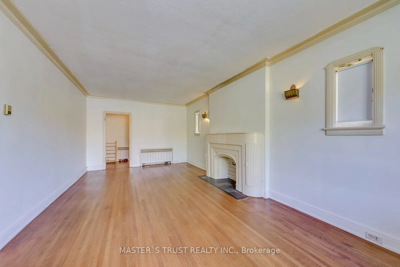 389 Lawrence Avenue W