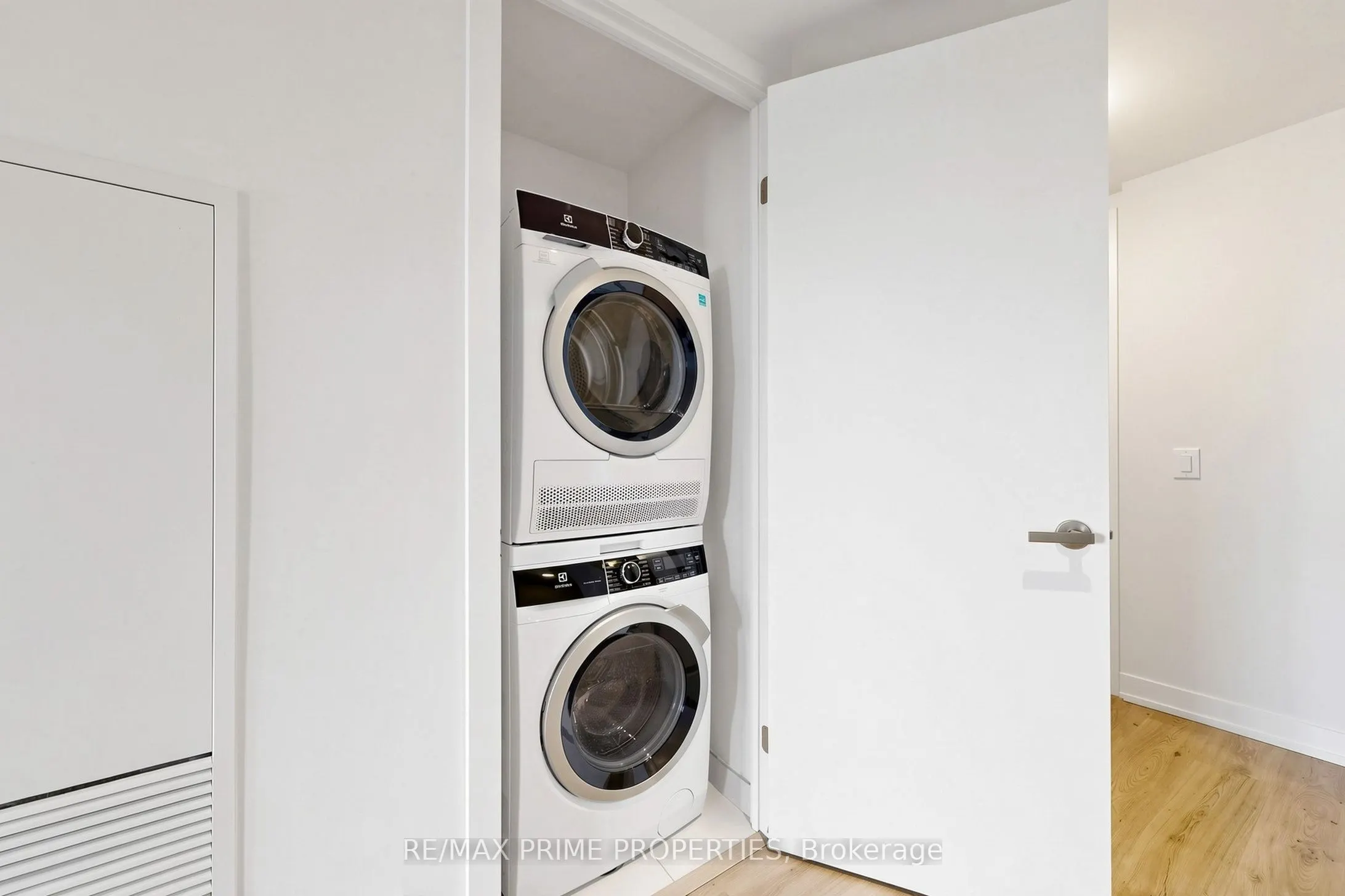 138 Downes Street #4302