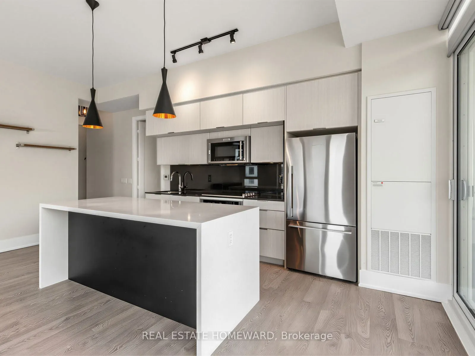 80 Vanauley Street #406