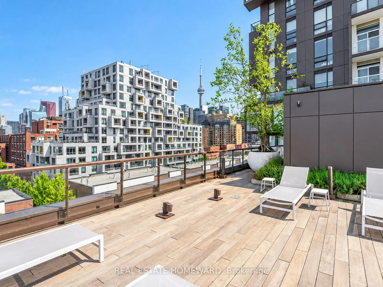 80 Vanauley Street #406