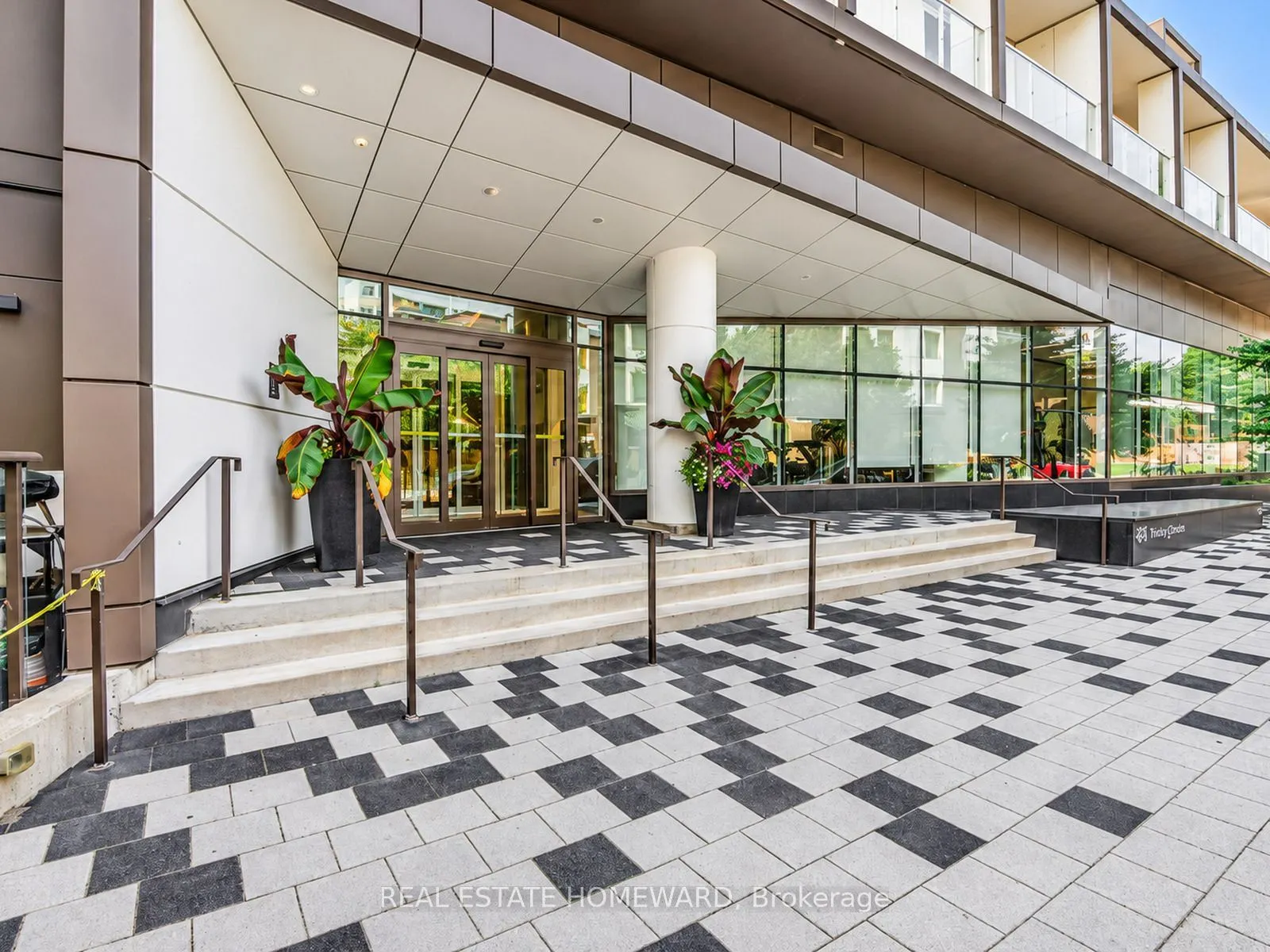 80 Vanauley Street #406
