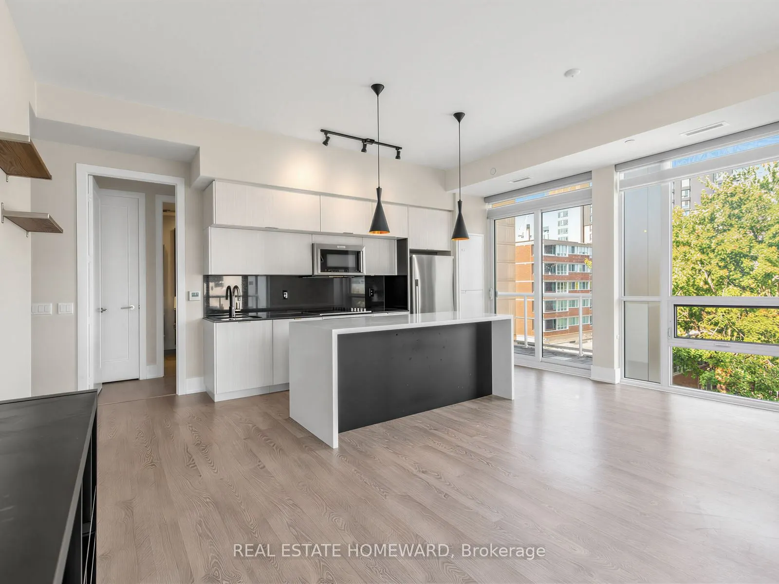 80 Vanauley Street #406