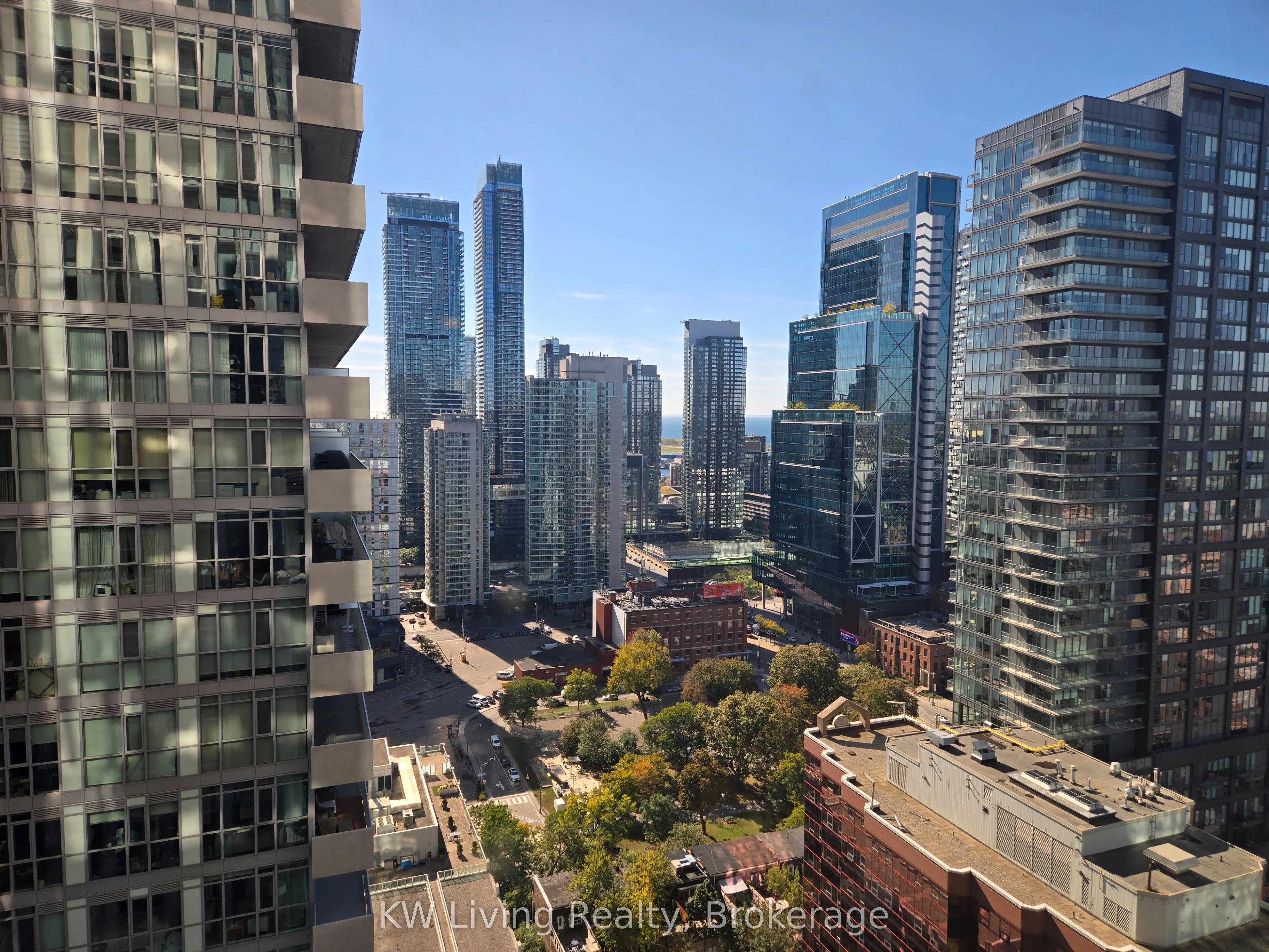 400 King Street W #2816