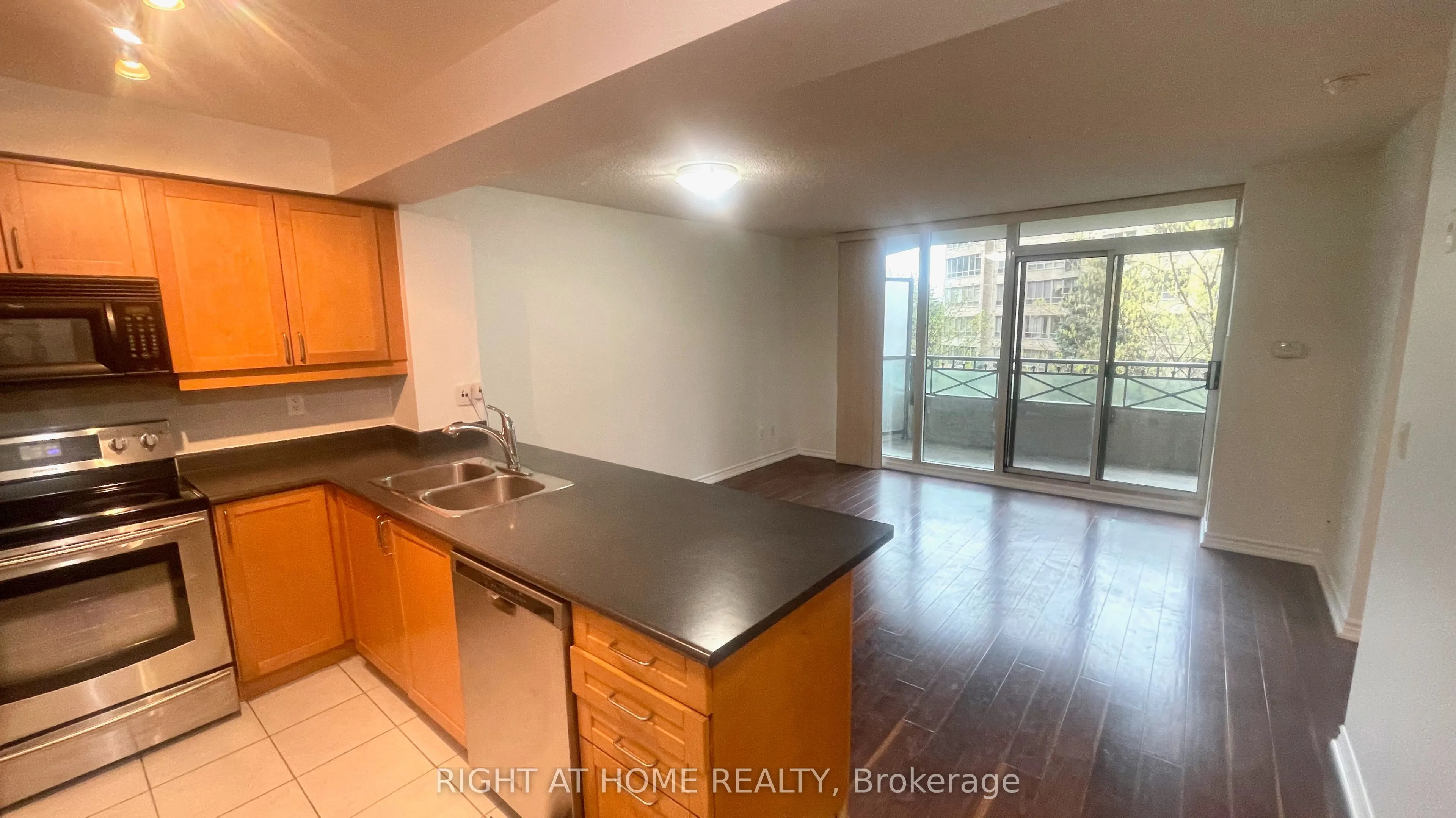 205 The Donway W #319